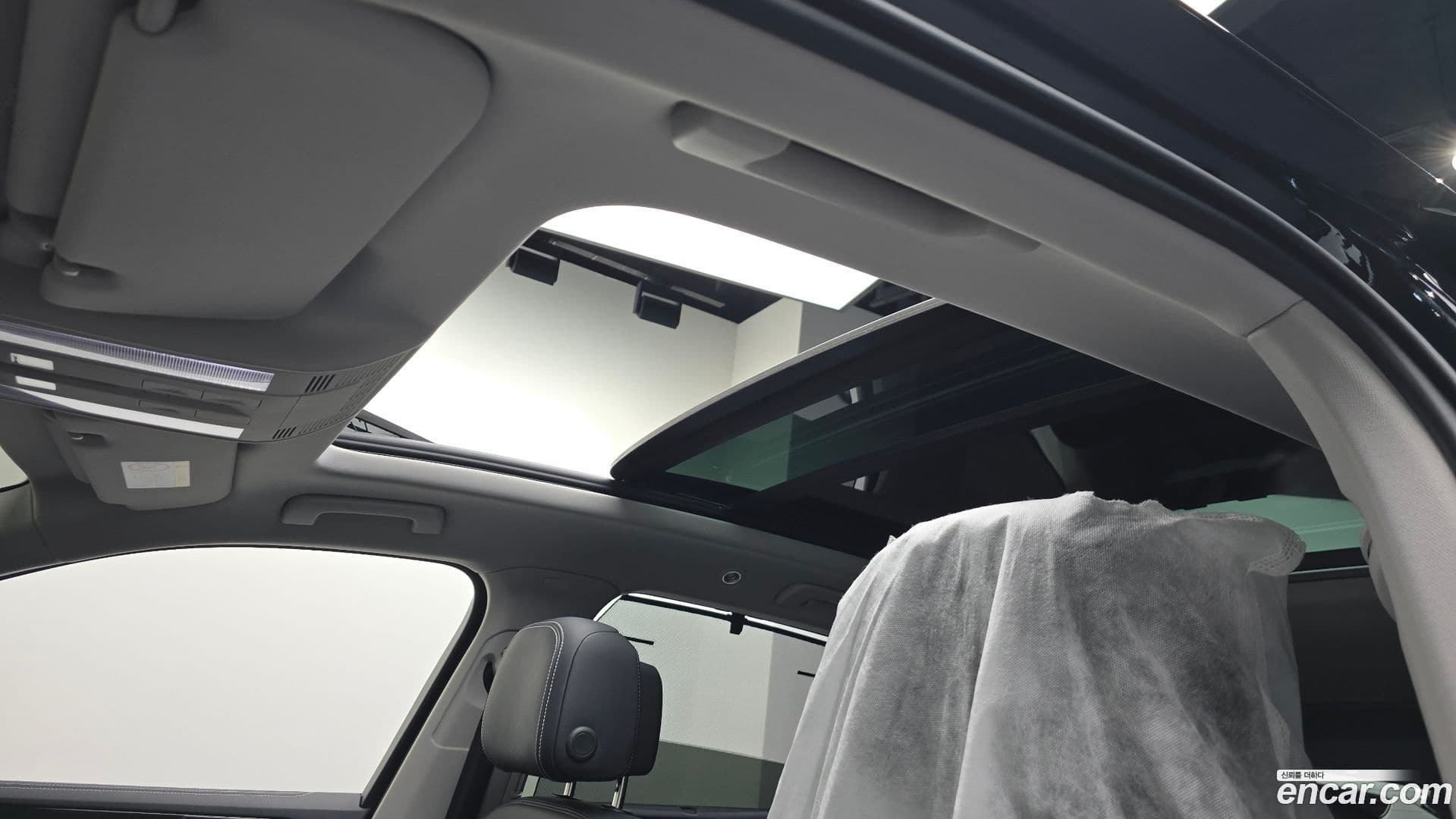 Main__Slider__Photo:Touareg Volkswagen 2025.11-18