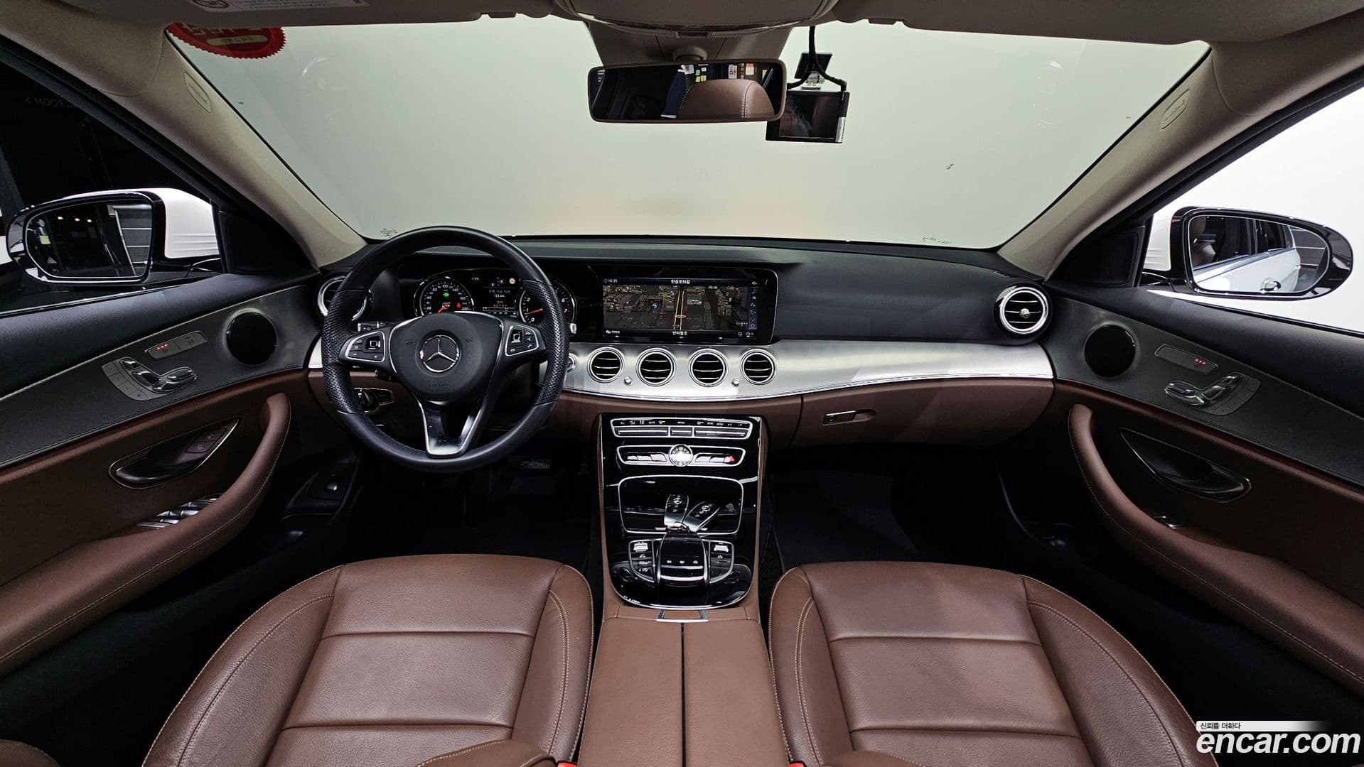 Main__Slider__Photo:E-Class Mercedes-Benz 2018.2-6