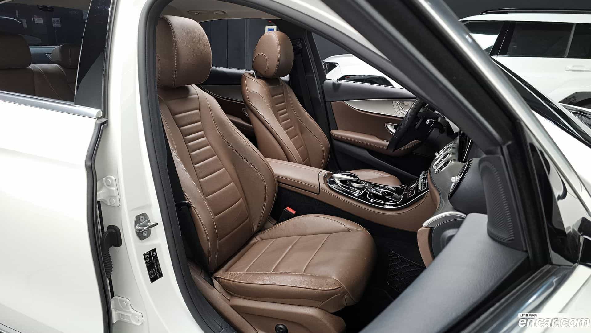 E-Class Mercedes-Benz 2018.2-INNER-010