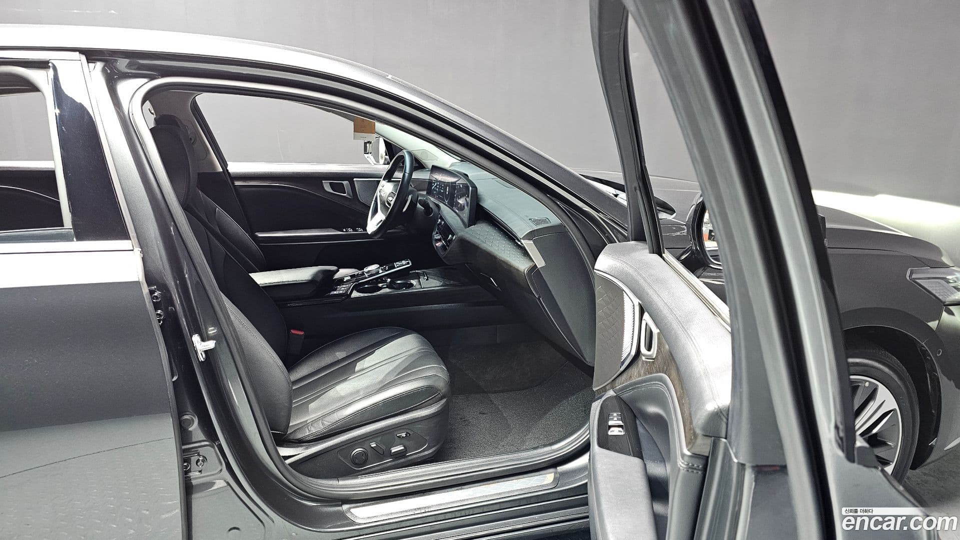 Main__Slider__Photo:K8 Kia 2024.5-10