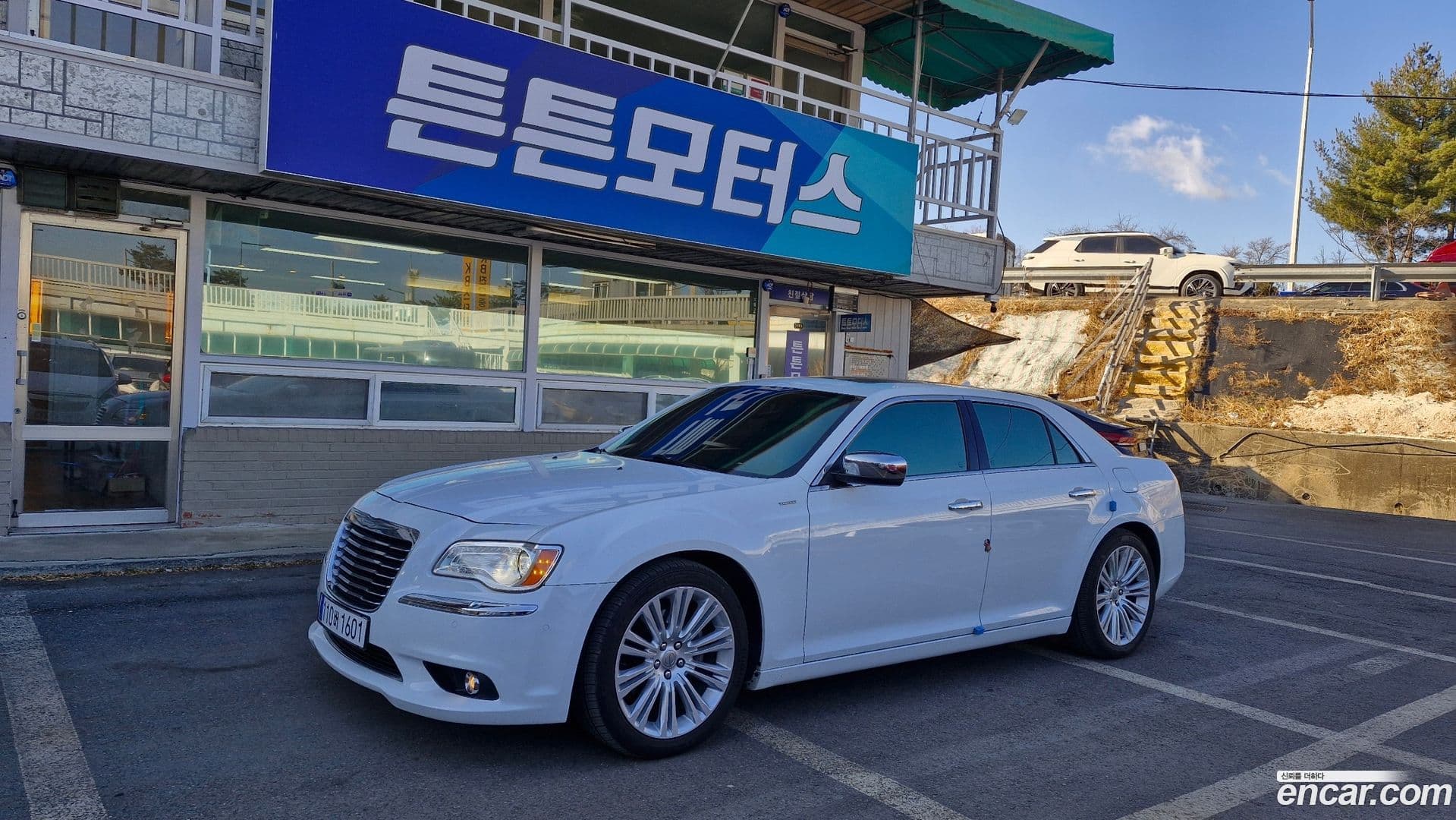 Main__Slider__Photo:300C Chrysler 2014.11-0