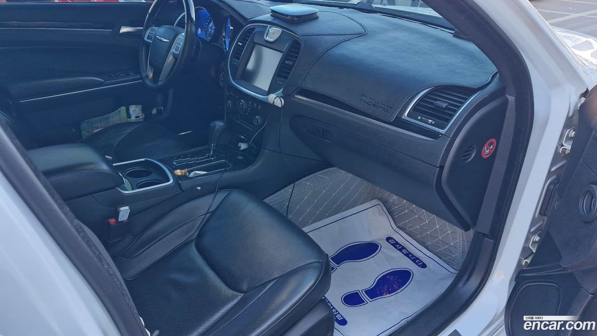 300C Chrysler 2014.11-INNER-010