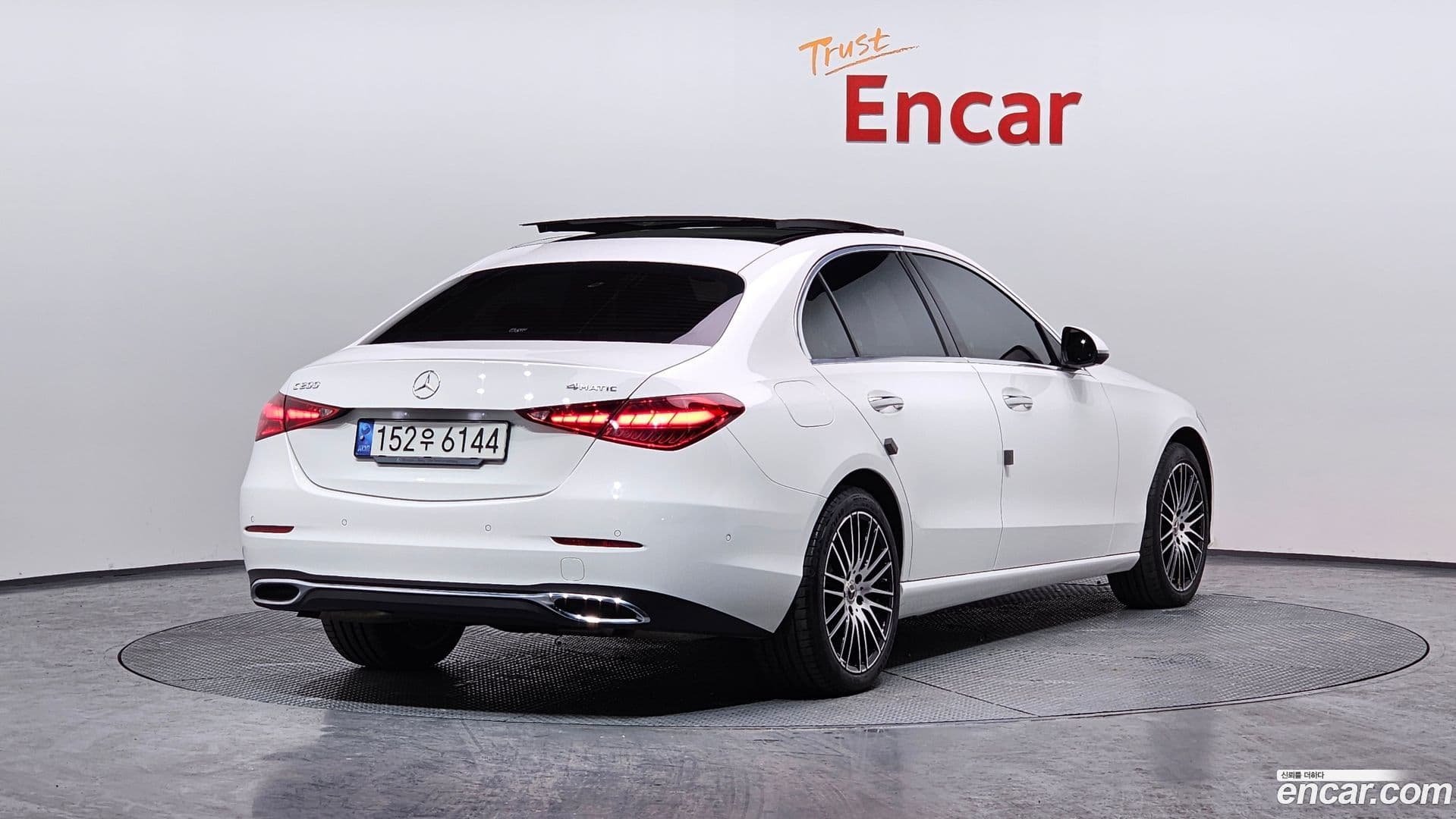 Main__Slider__Photo:C-Class Mercedes-Benz 2022.3-1