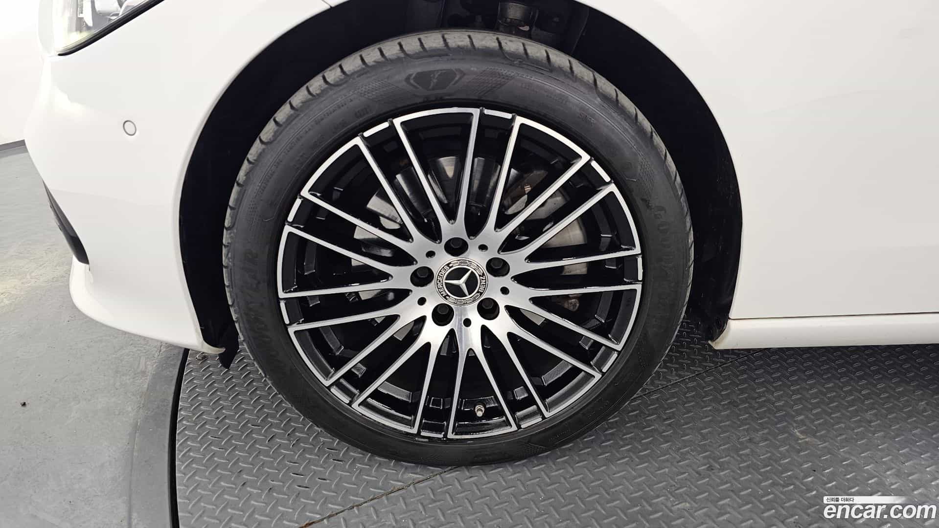 C-Class Mercedes-Benz 2022.3-OUTER-005