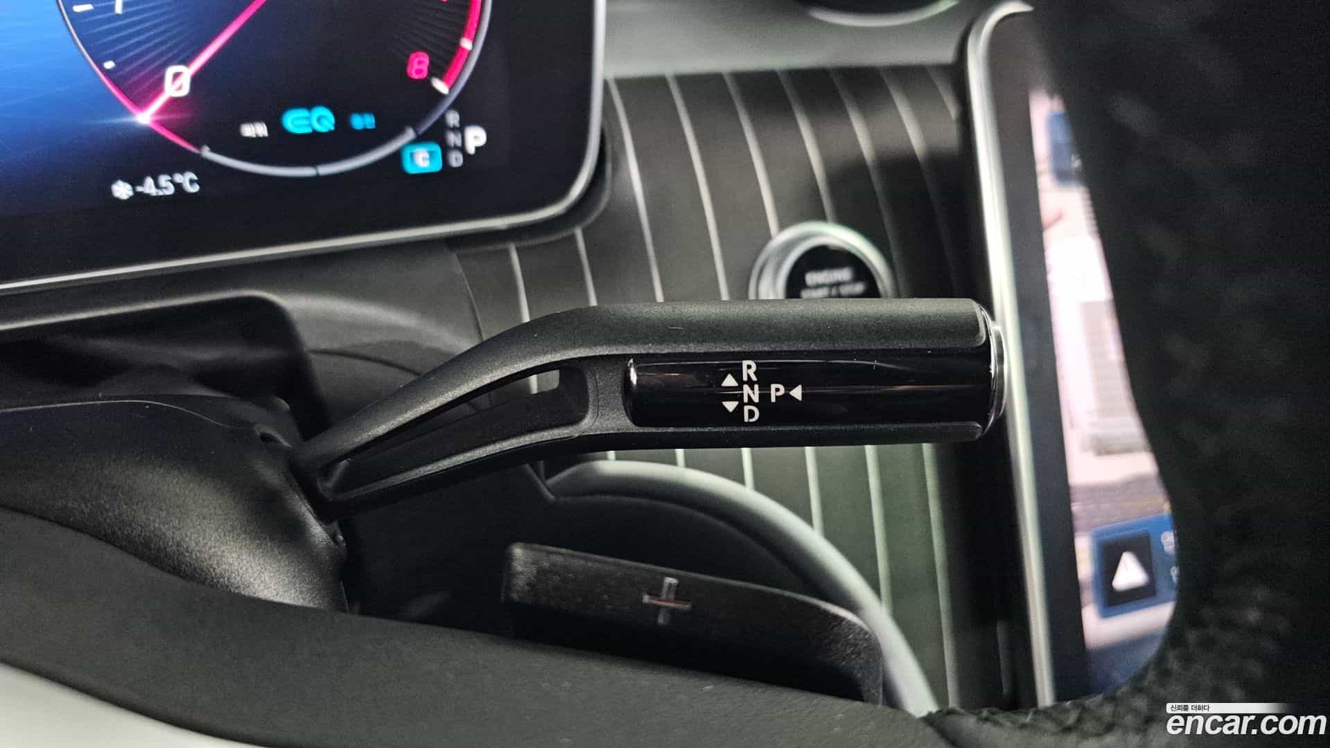 C-Class Mercedes-Benz 2022.3-INNER-009