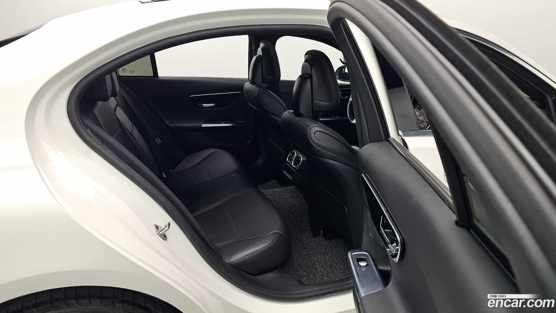 C-Class Mercedes-Benz 2022.3-OPTION-015