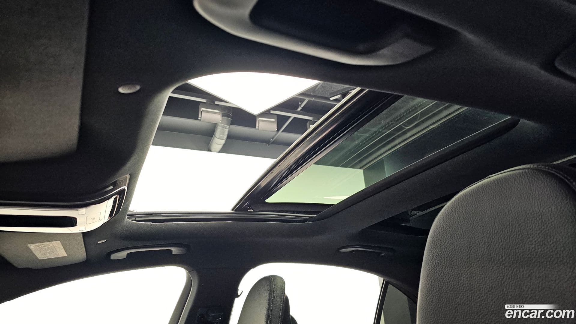 Main__Slider__Photo:C-Class Mercedes-Benz 2022.3-15