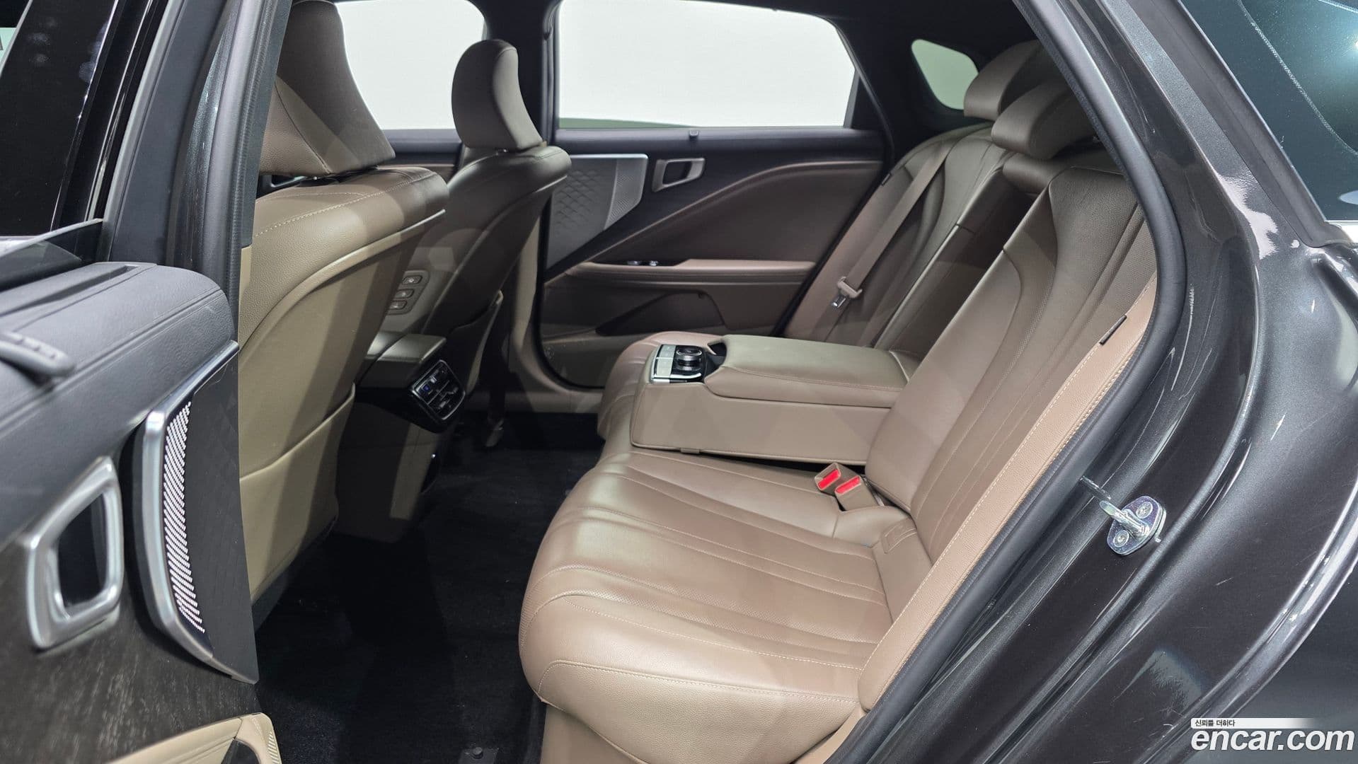 Main__Slider__Photo:K8 Kia 2021.9-11