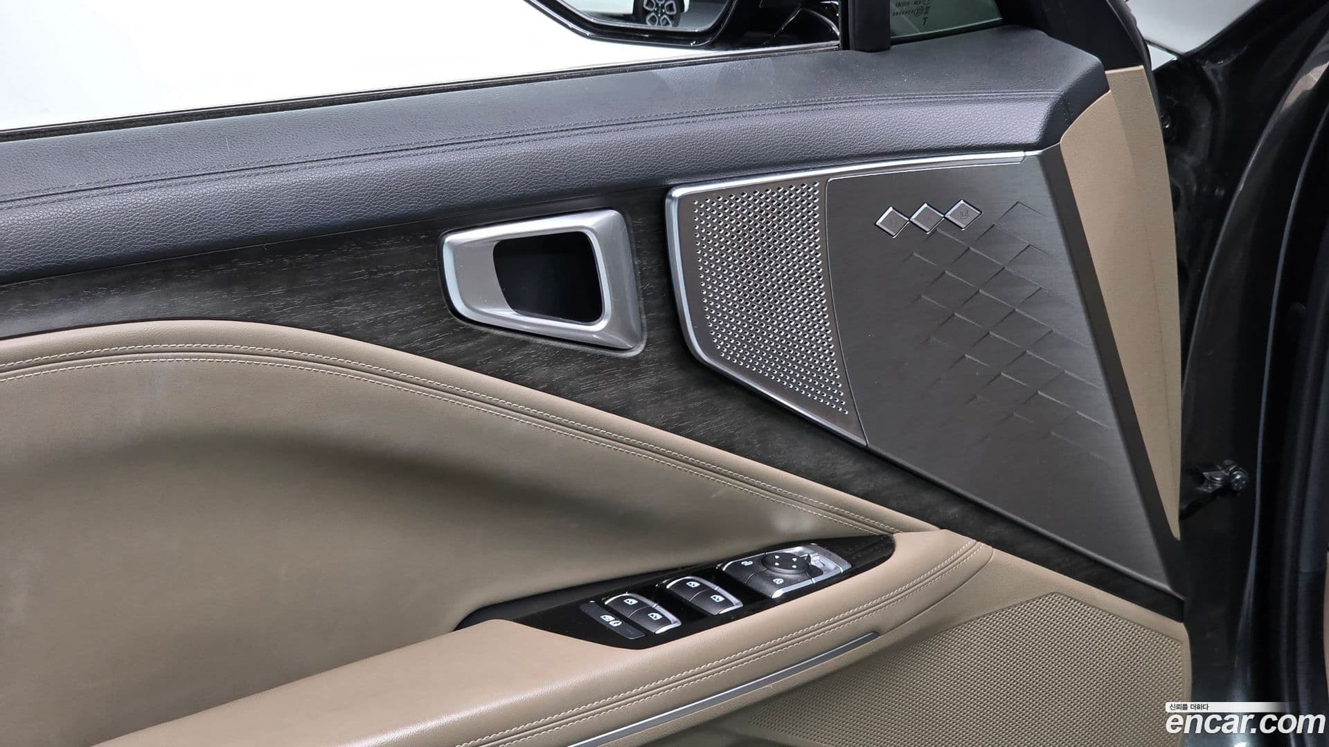 Main__Slider__Photo:K8 Kia 2021.9-17