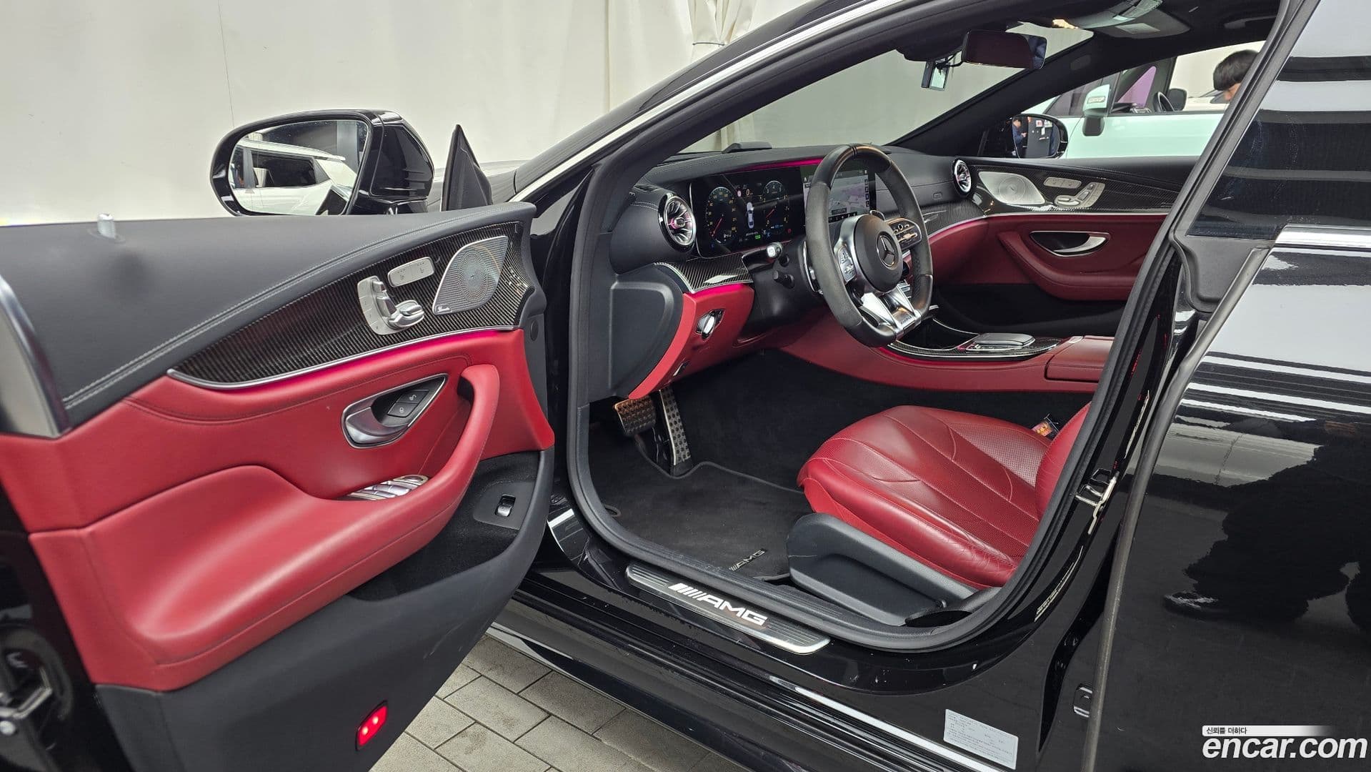 Main__Slider__Photo:CLS-Class Mercedes-Benz 2020.10-9