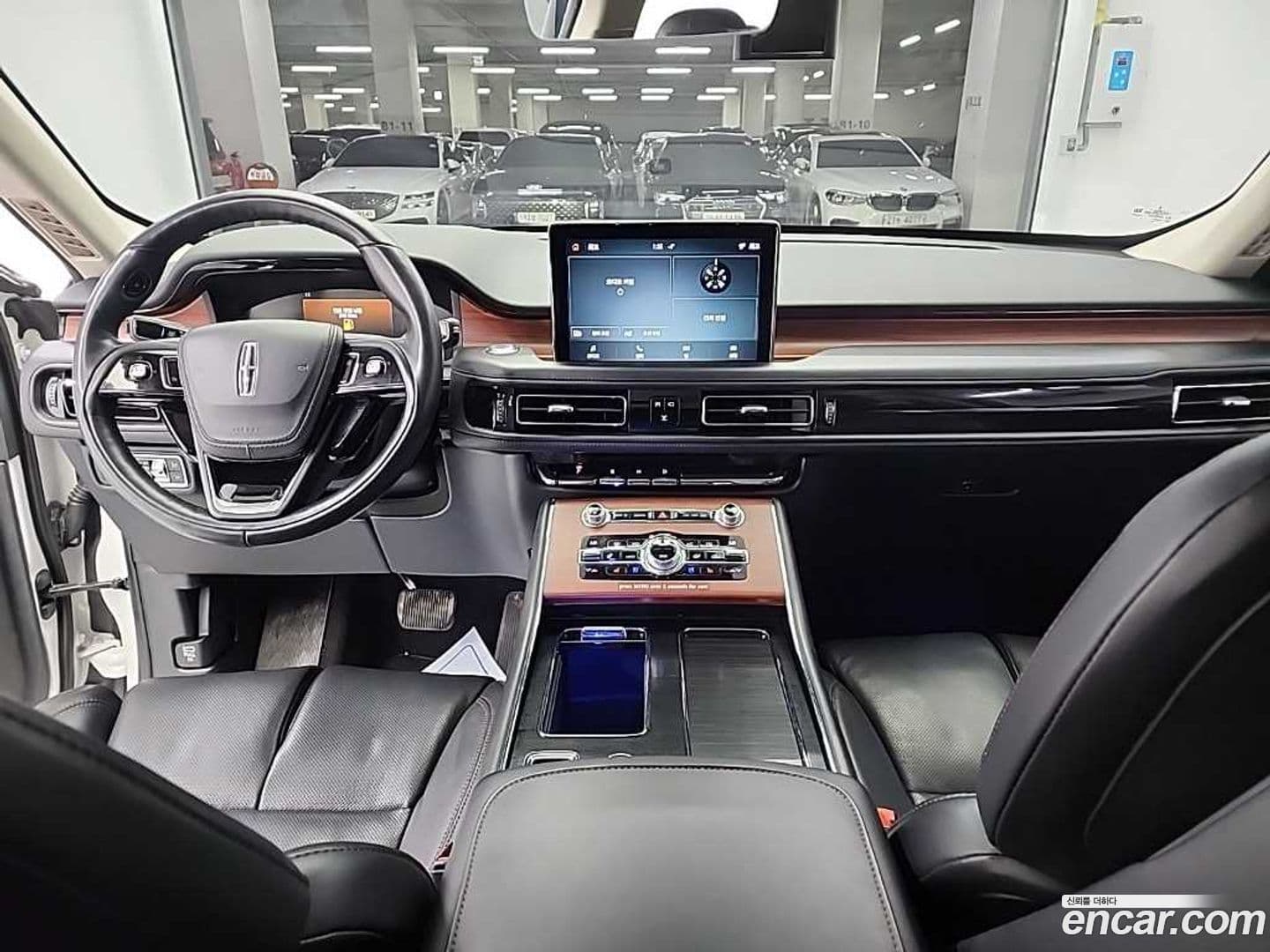 Main__Slider__Photo:Aviator Lincoln 2020.11-6