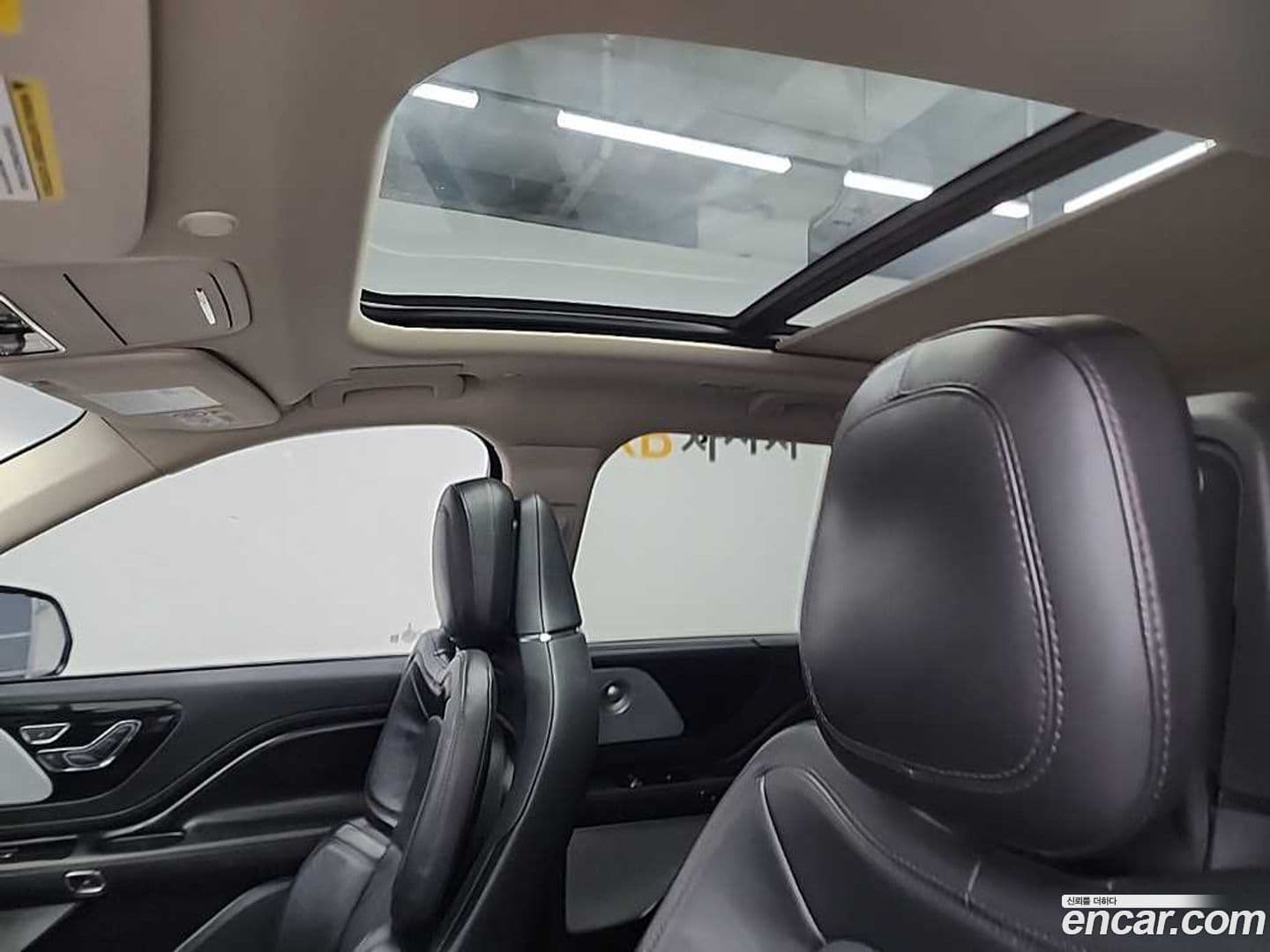 Main__Slider__Photo:Aviator Lincoln 2020.11-13