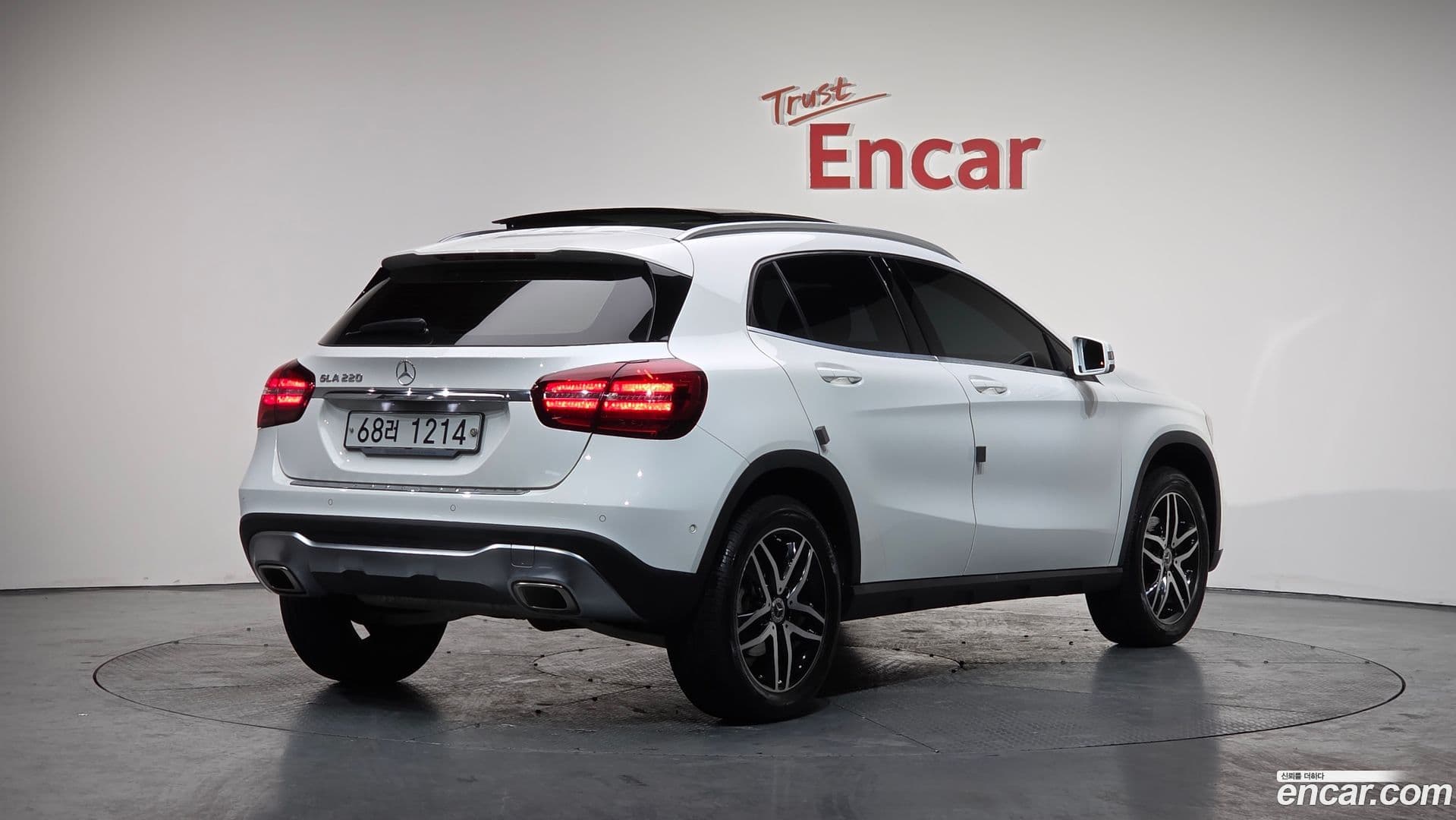 Main__Slider__Photo:GLA-Class Mercedes-Benz 2019.3-1