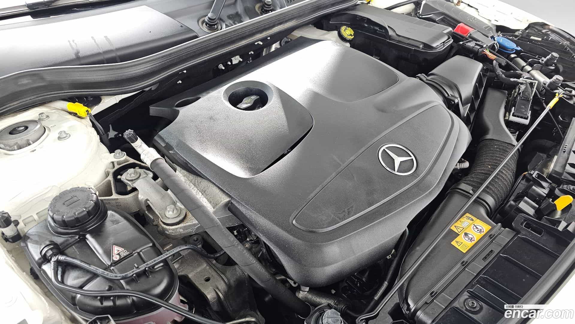 GLA-Class Mercedes-Benz 2019.3-INNER-006