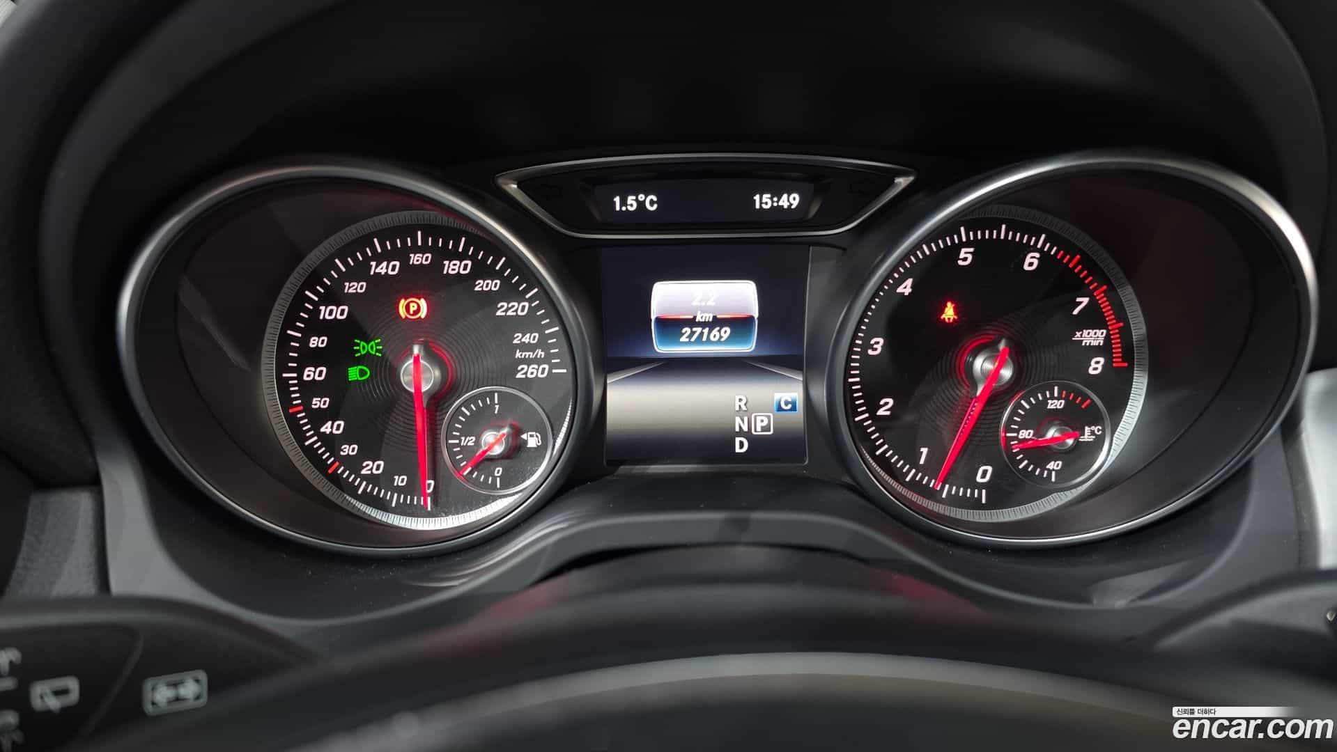 GLA-Class Mercedes-Benz 2019.3-INNER-008