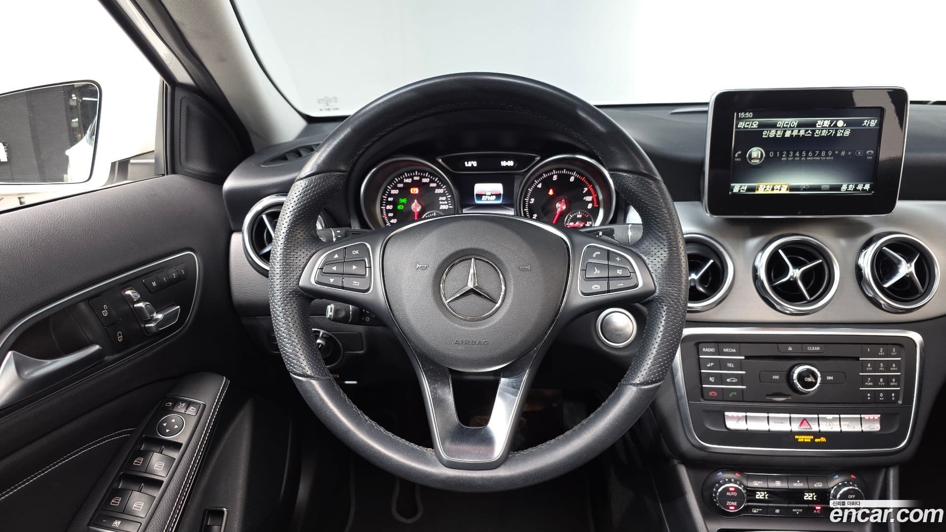 Main__Slider__Photo:GLA-Class Mercedes-Benz 2019.3-12