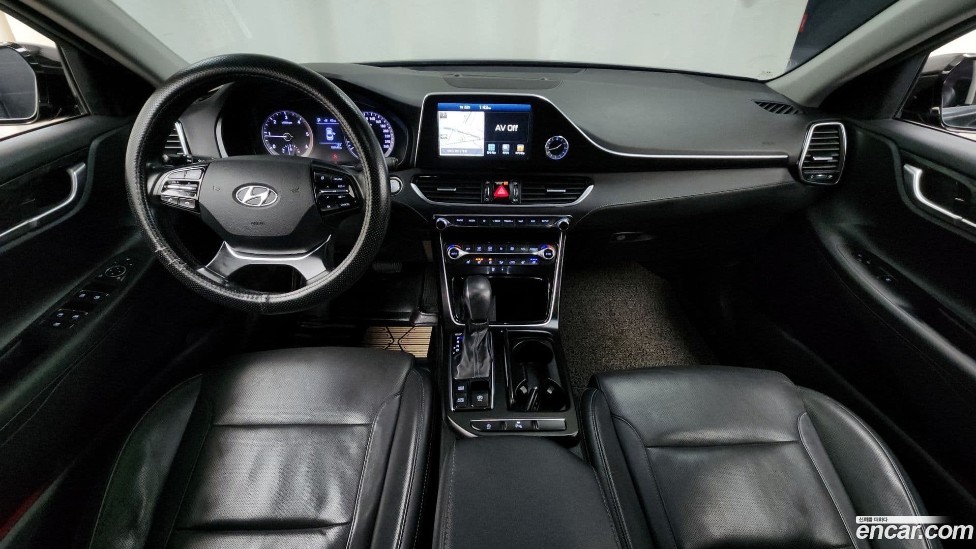 Main__Slider__Photo:Grandeur Hyundai 2016.11-6