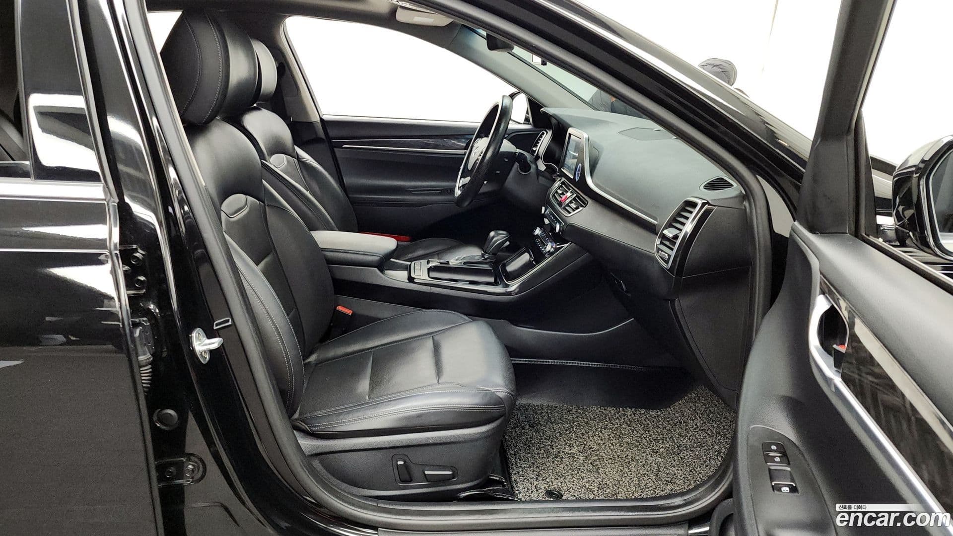 Main__Slider__Photo:Grandeur Hyundai 2016.11-10