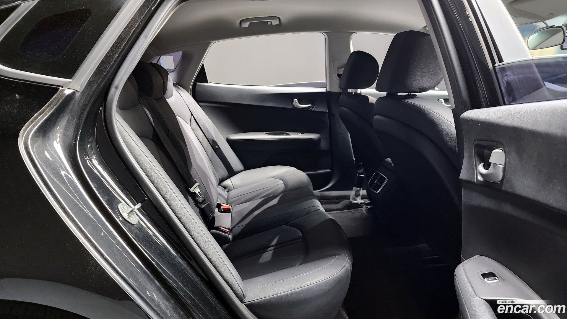 Main__Slider__Photo:K5 Kia 2017.8-11