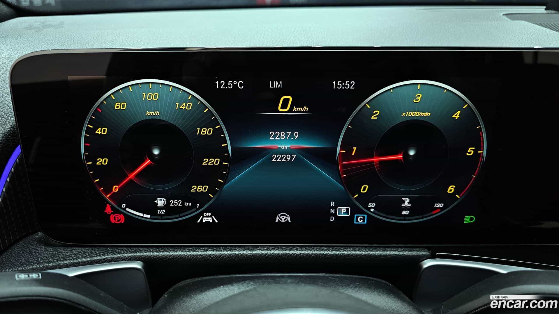 GLB-Class Mercedes-Benz 2022.9-INNER-008