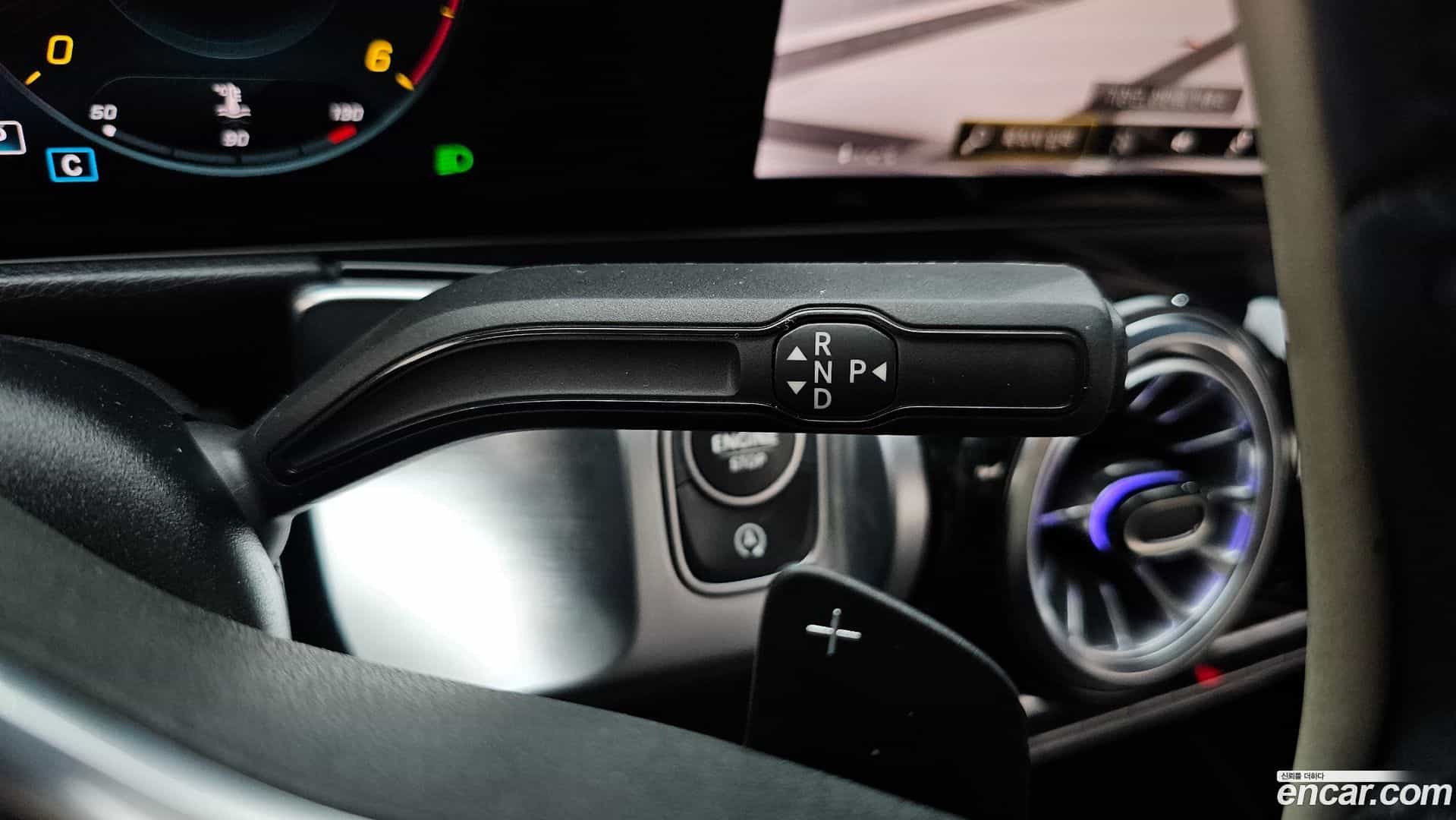 GLB-Class Mercedes-Benz 2022.9-INNER-009