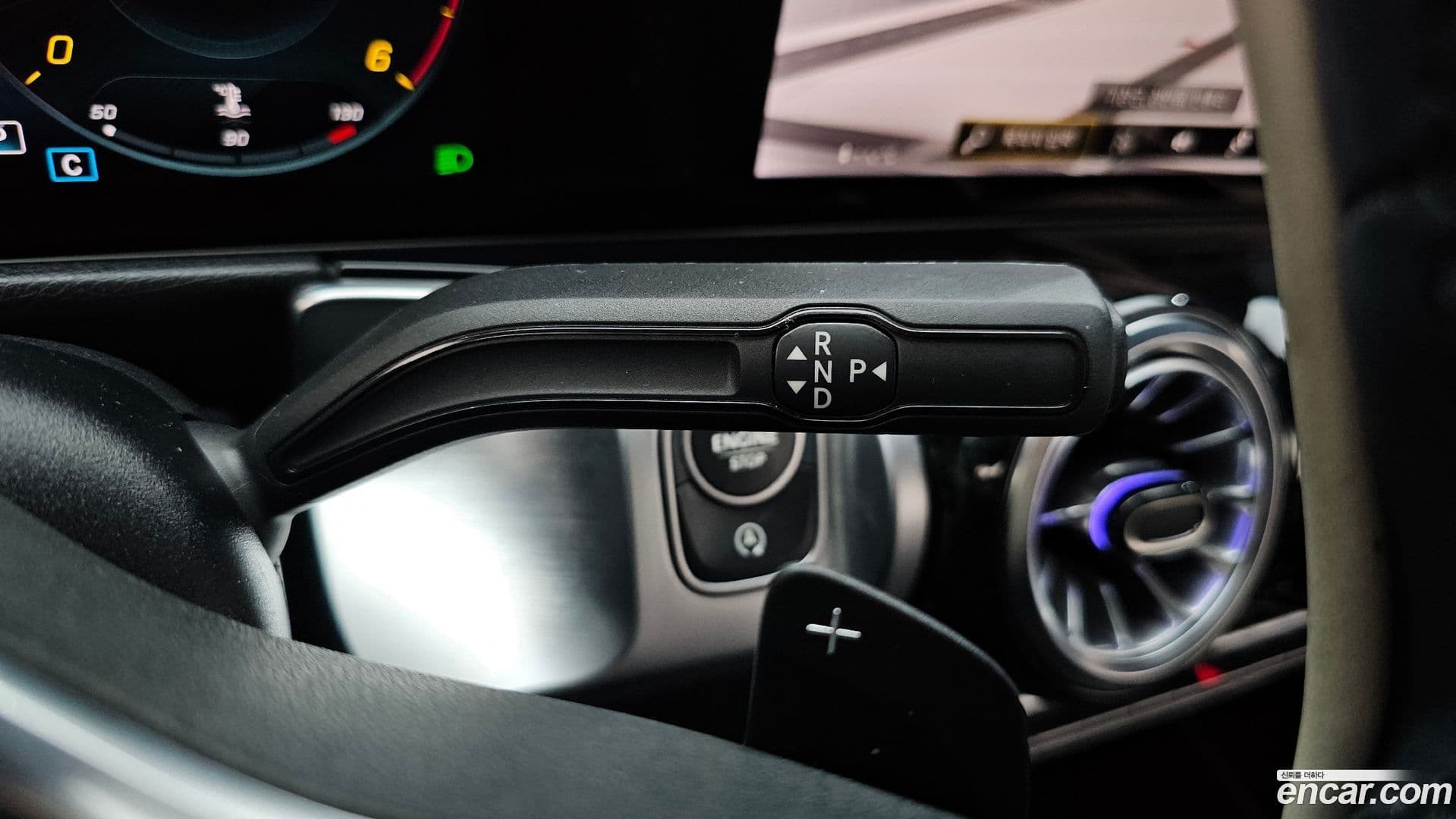 Main__Slider__Photo:GLB-Class Mercedes-Benz 2022.9-8