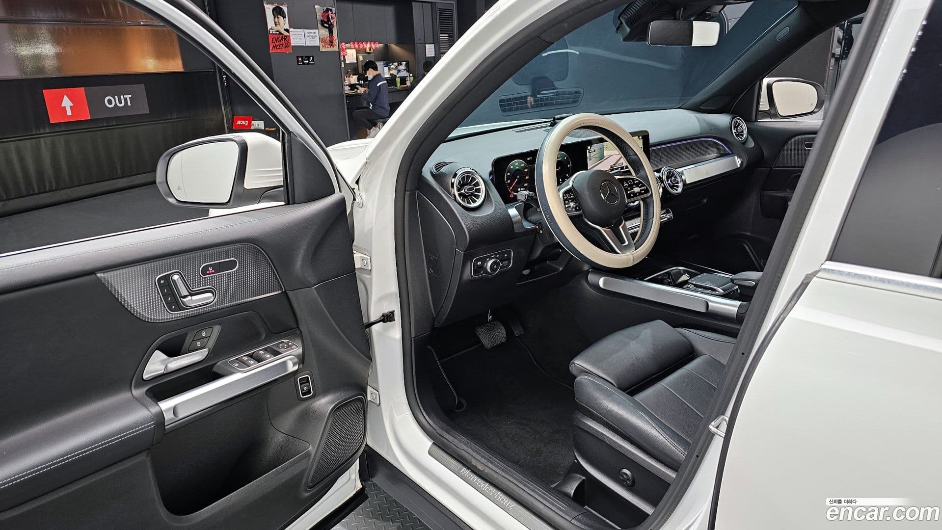 Main__Slider__Photo:GLB-Class Mercedes-Benz 2022.9-10