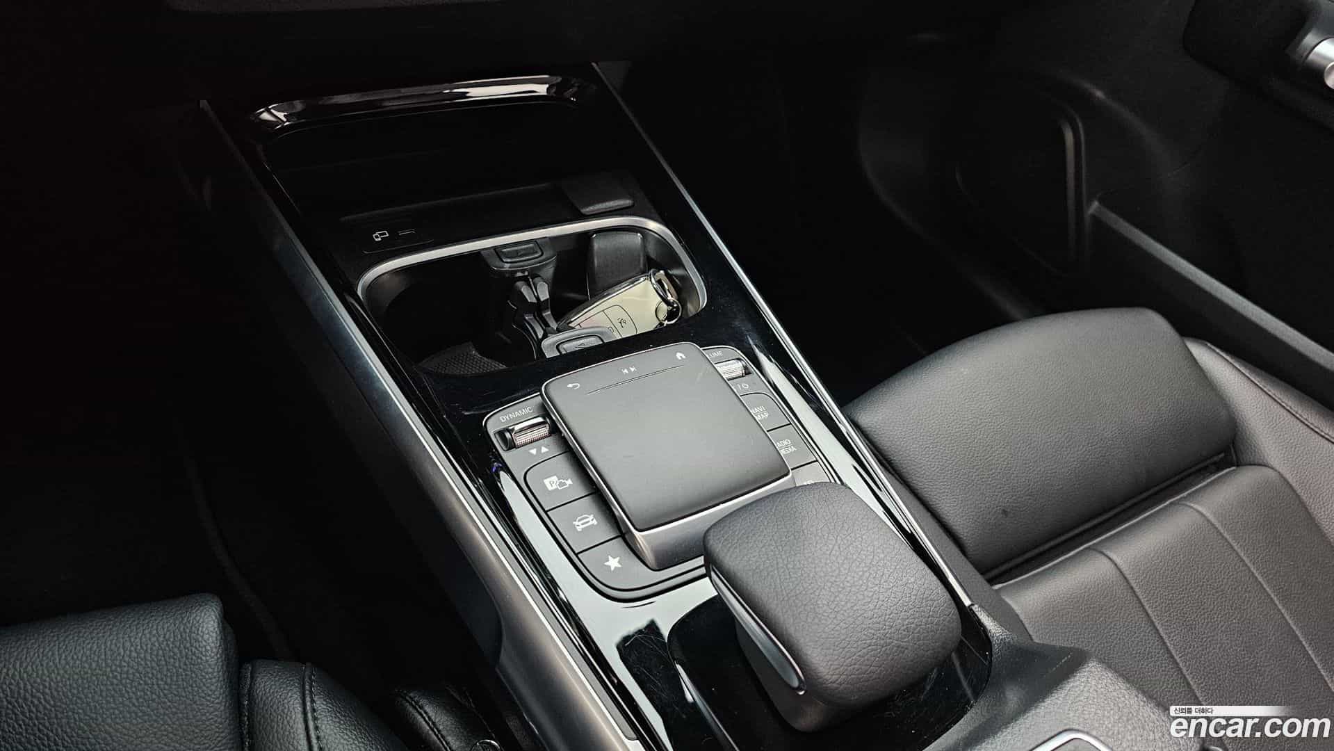 GLB-Class Mercedes-Benz 2022.9-OPTION-022