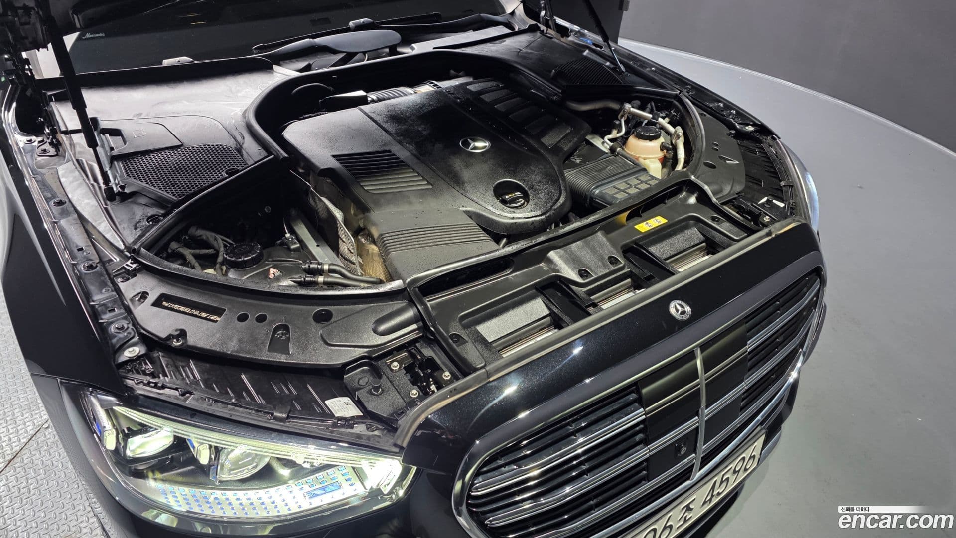 Main__Slider__Photo:S-Class Mercedes-Benz 2022.8-5