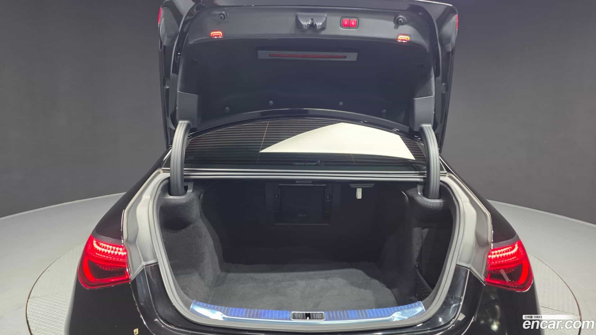 S-Class Mercedes-Benz 2022.8-OPTION-024