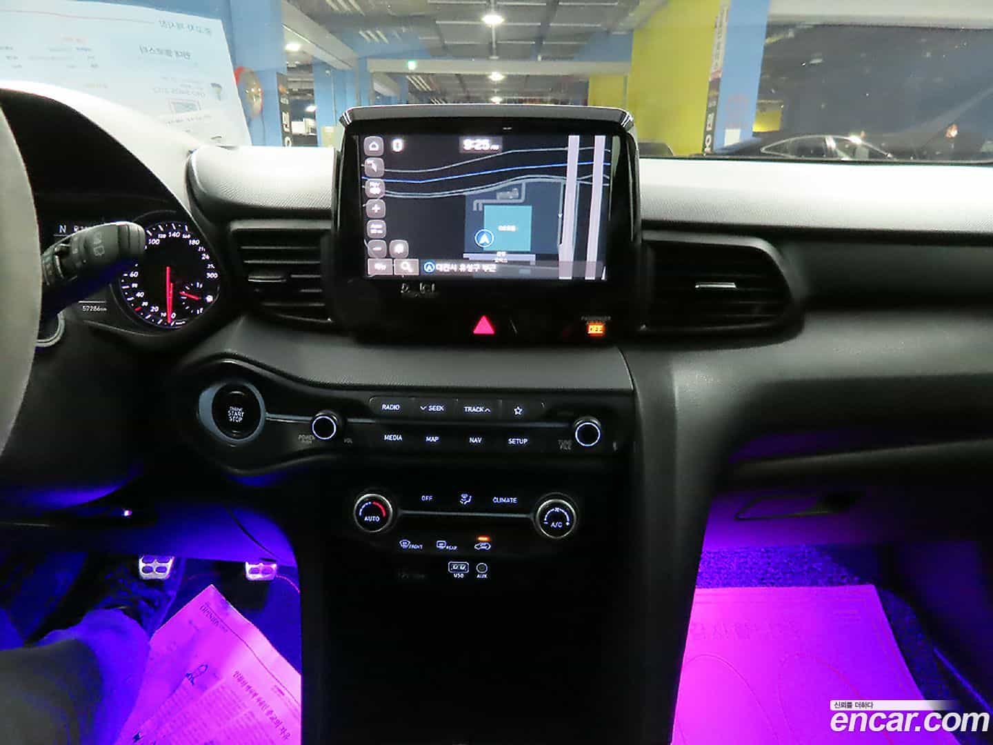 Veloster Hyundai 2020.2-INNER-007