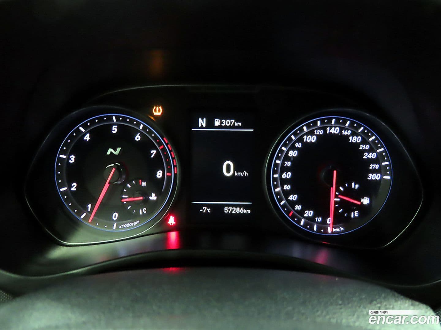 Main__Slider__Photo:Veloster Hyundai 2020.2-7