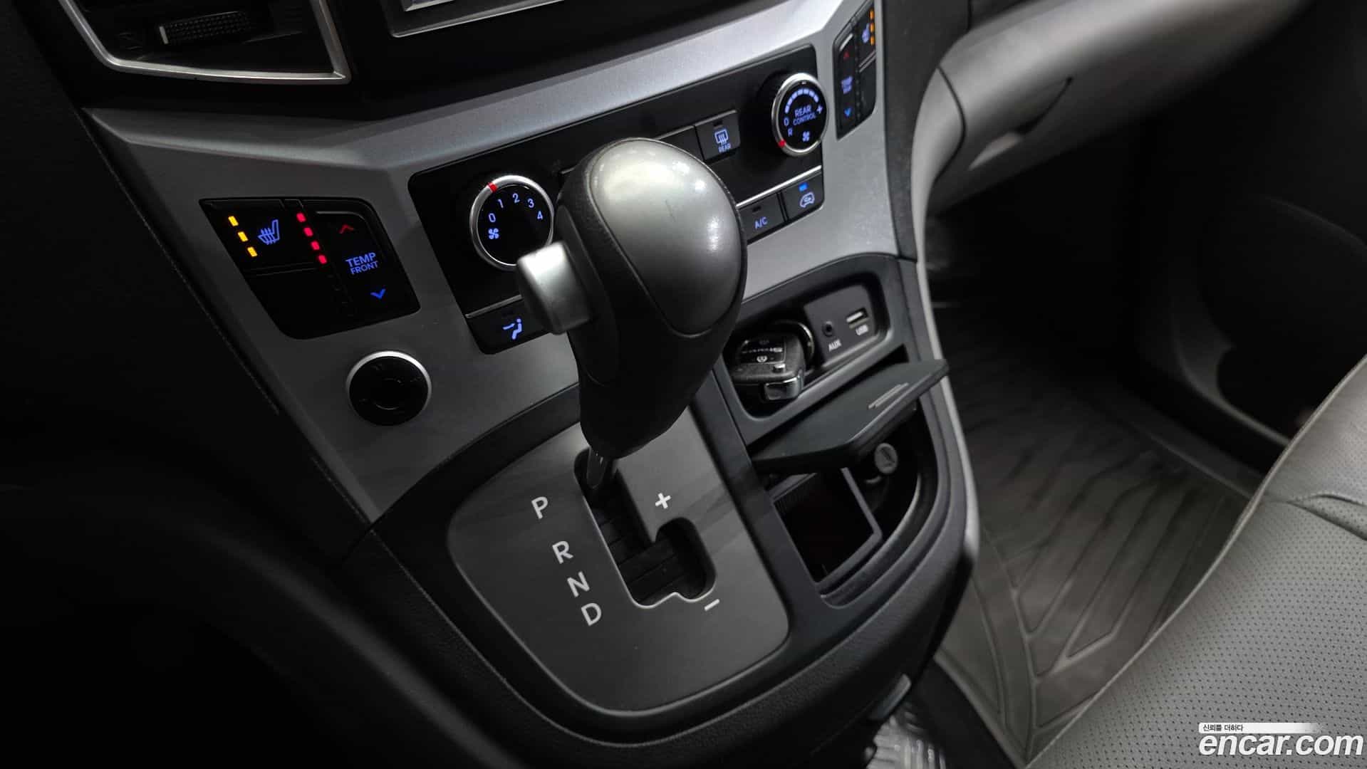 Starex Hyundai 2018.5-INNER-009