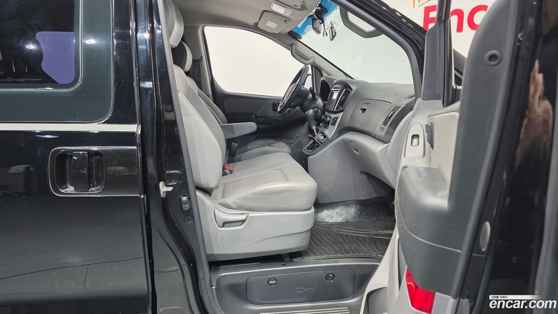 Main__Slider__Photo:Starex Hyundai 2018.5-10