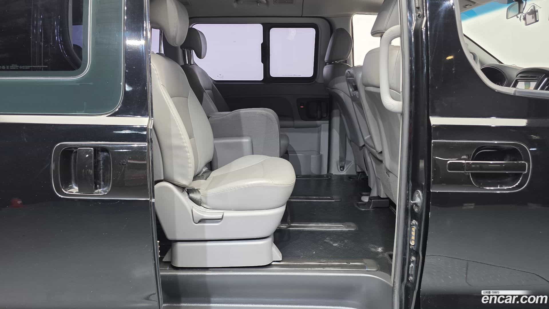 Starex Hyundai 2018.5-OPTION-016