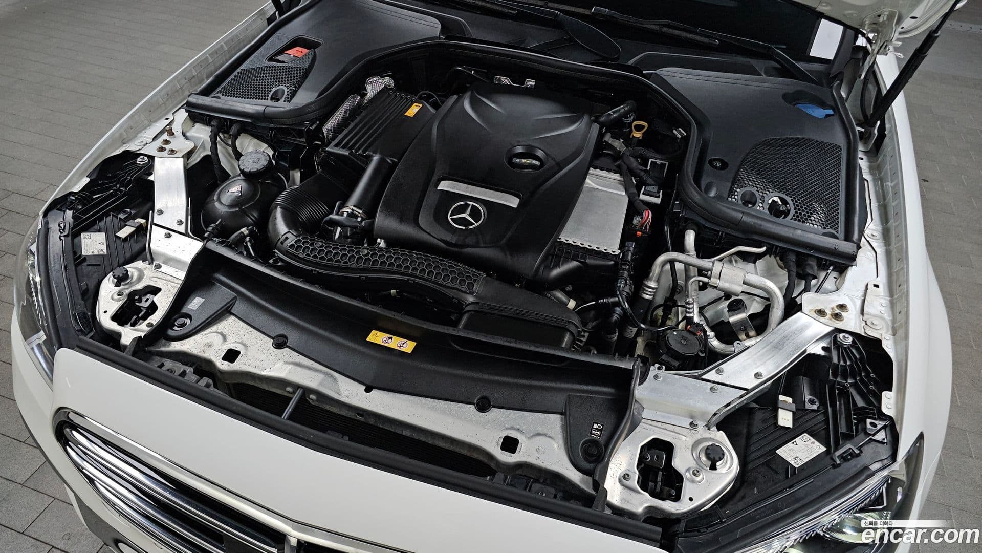 Main__Slider__Photo:E-Class Mercedes-Benz 2021.4-5