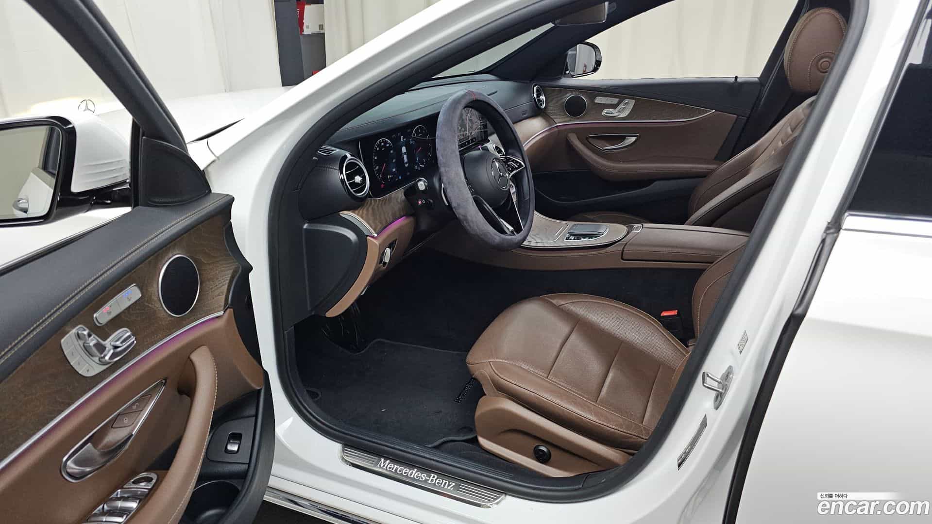 E-Class Mercedes-Benz 2021.4-OPTION-015