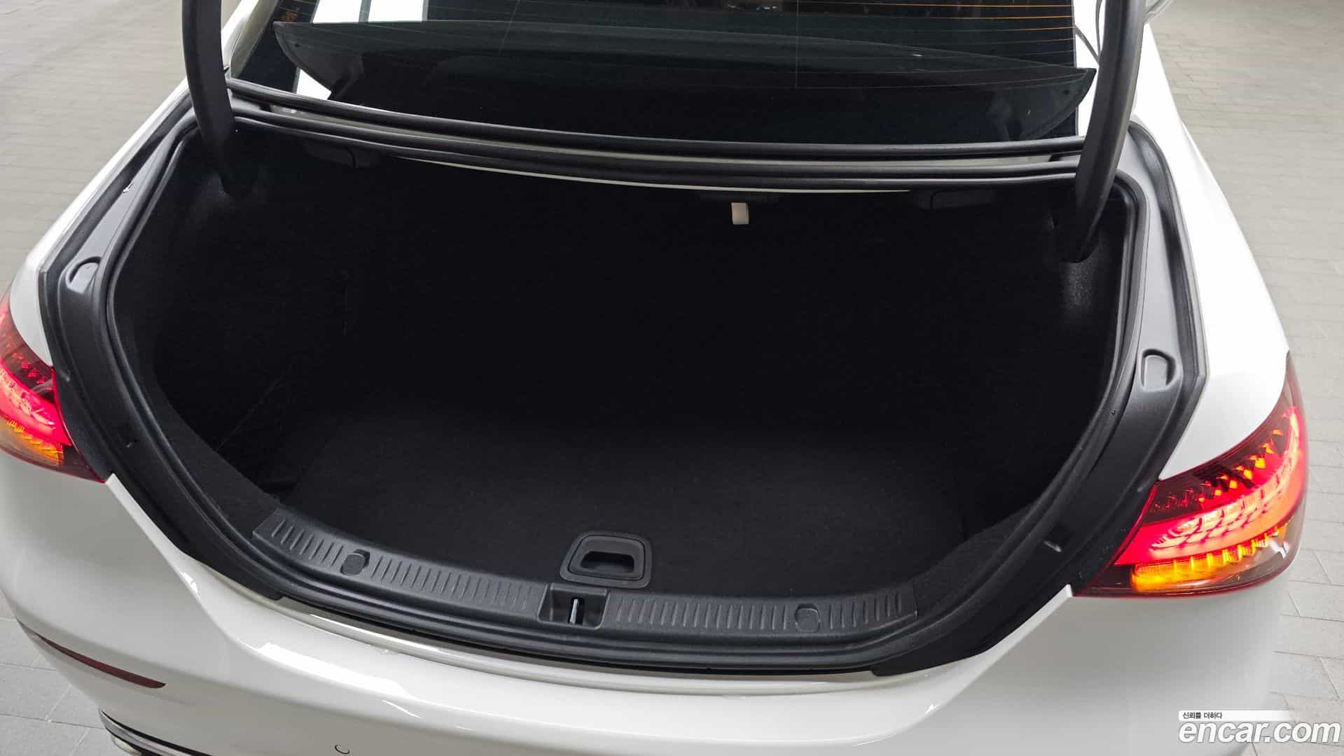 E-Class Mercedes-Benz 2021.4-OPTION-024