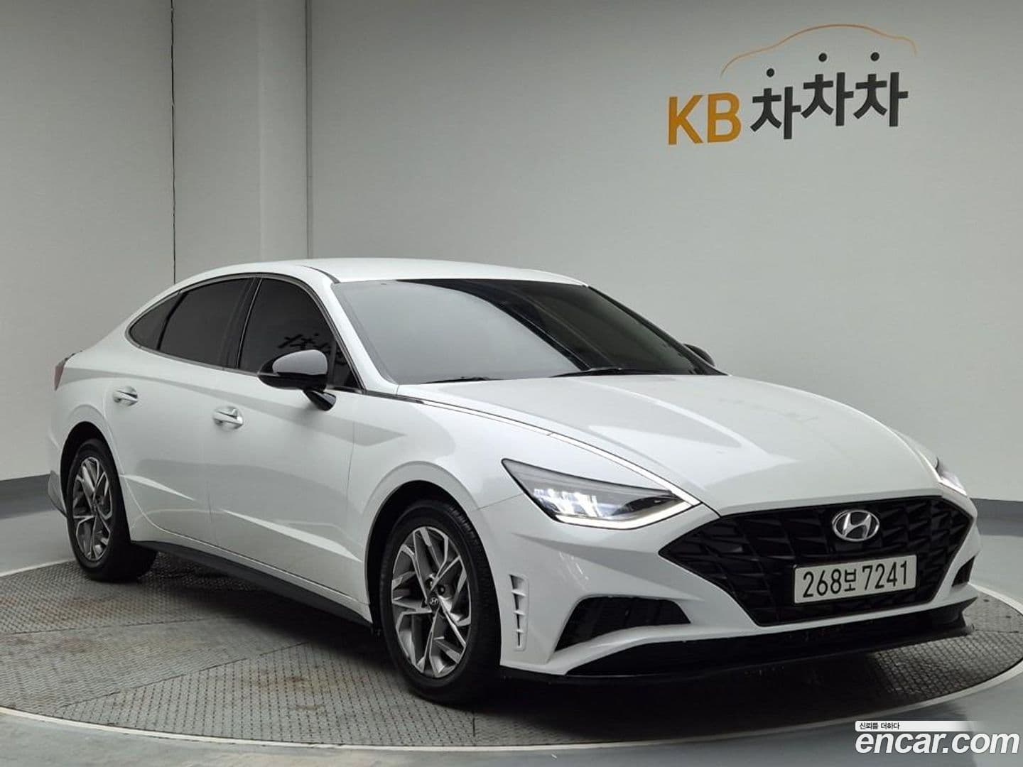 Main__Slider__Photo:Sonata Hyundai 2020.9-0