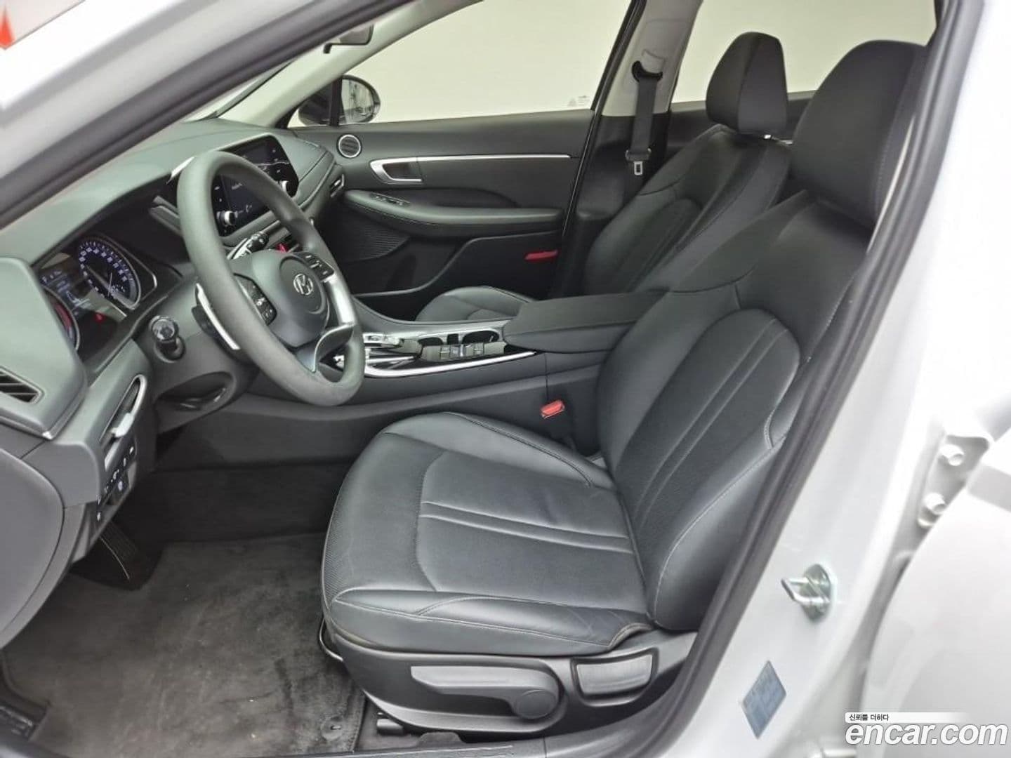 Main__Slider__Photo:Sonata Hyundai 2020.9-11