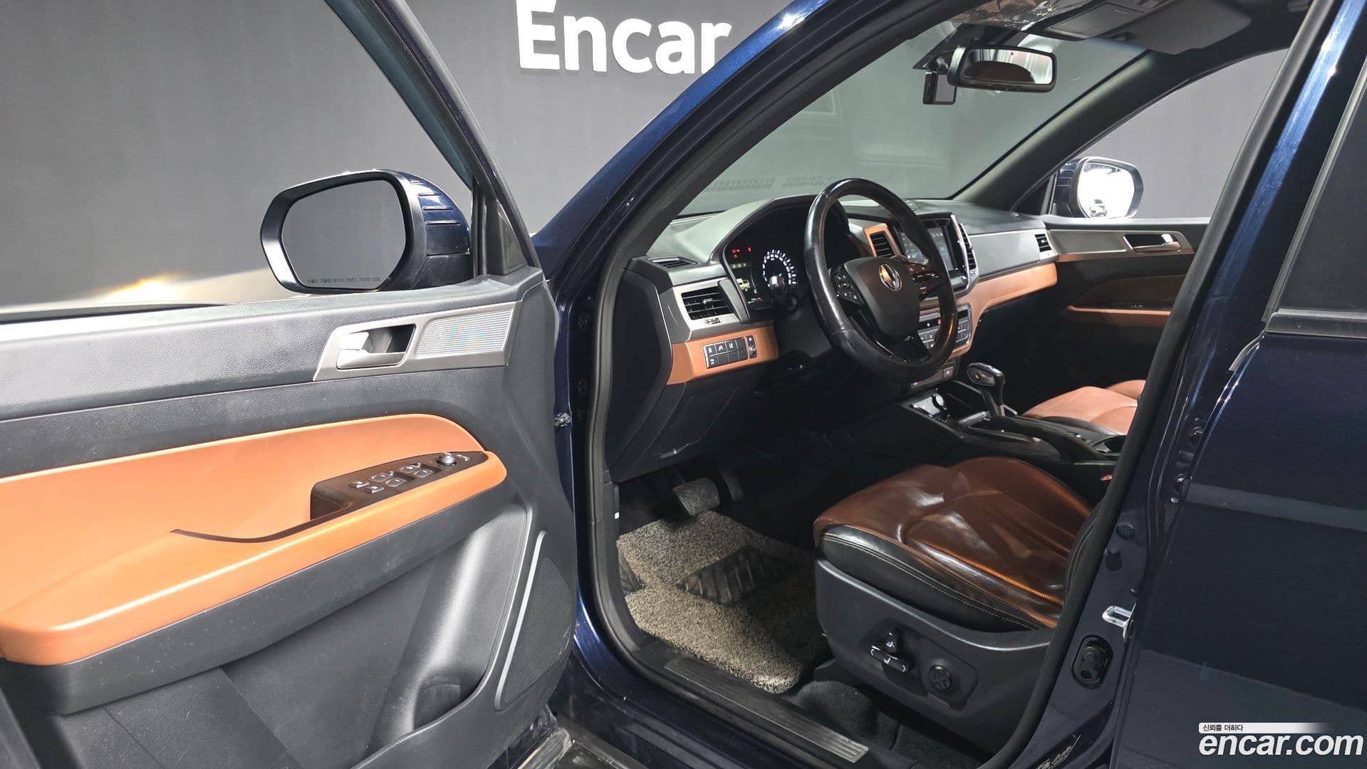 Main__Slider__Photo:Rexton KG_Mobility_Ssangyong 2019.0-9