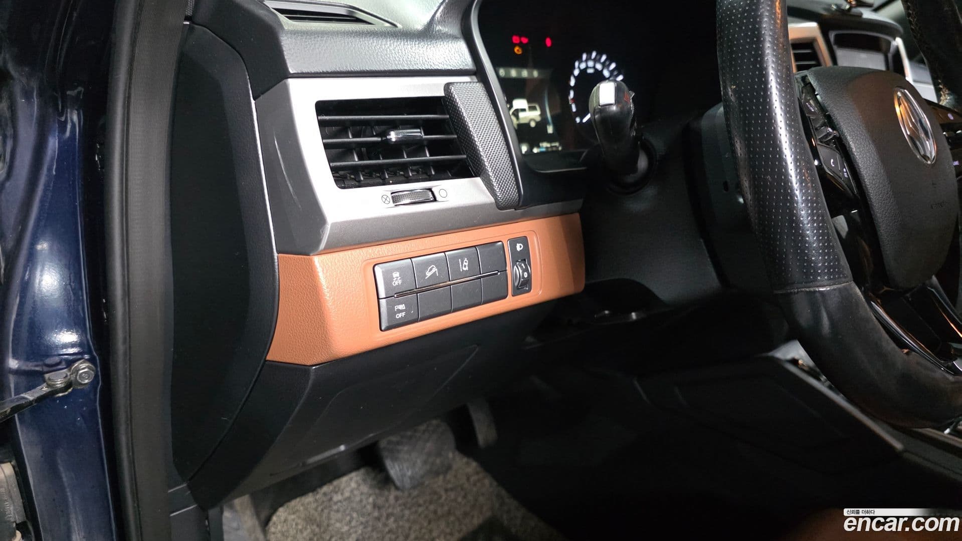 Main__Slider__Photo:Rexton KG_Mobility_Ssangyong 2019.0-13