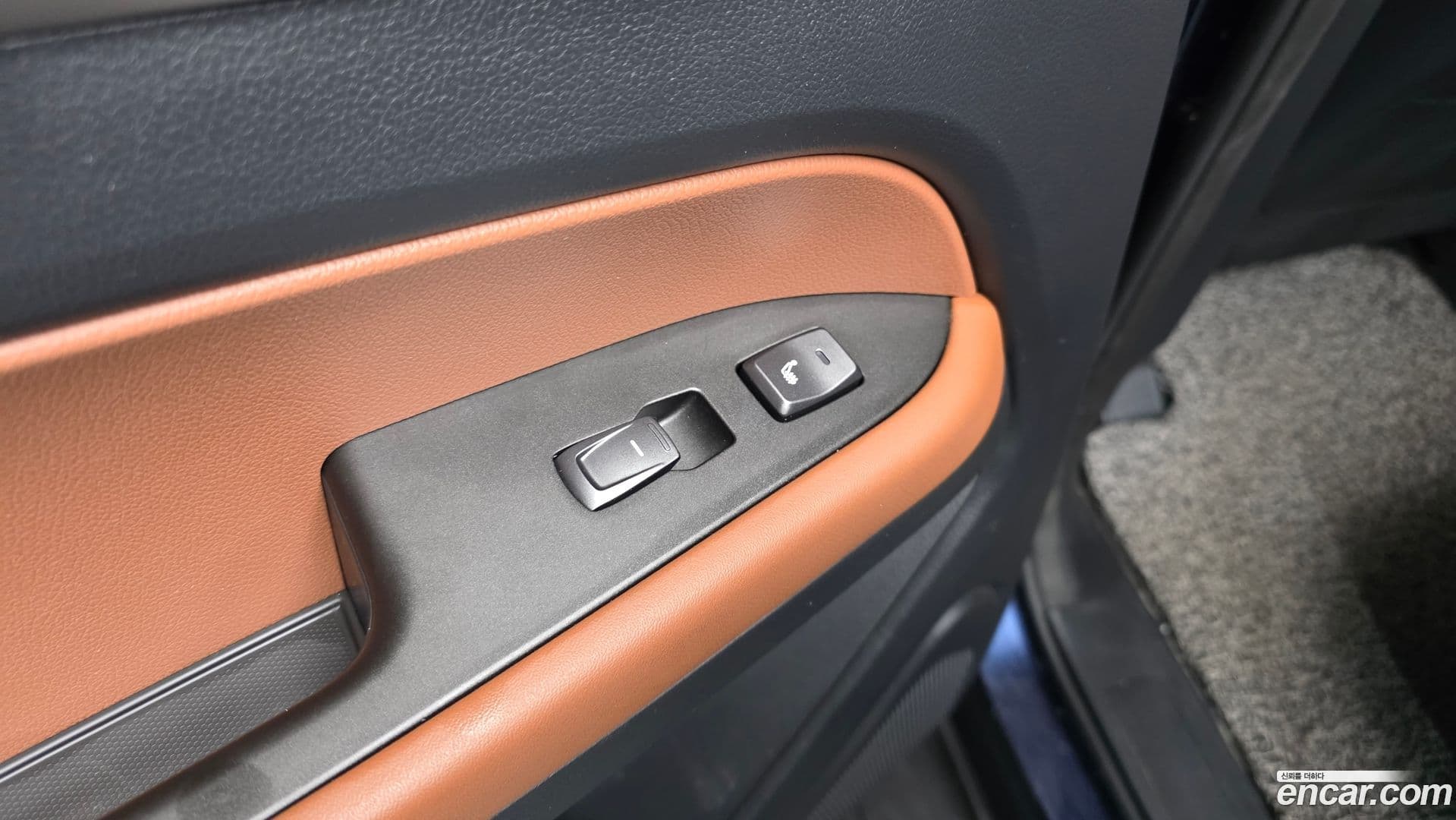 Main__Slider__Photo:Rexton KG_Mobility_Ssangyong 2019.0-18