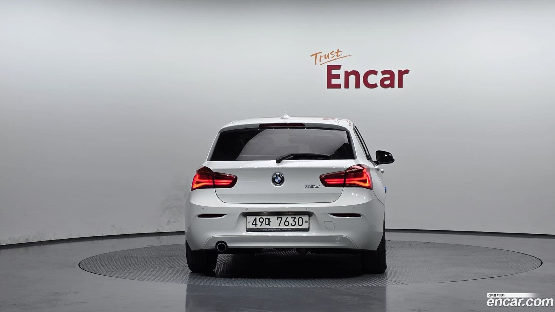 Main__Slider__Photo:1-Series BMW 2017.5-3