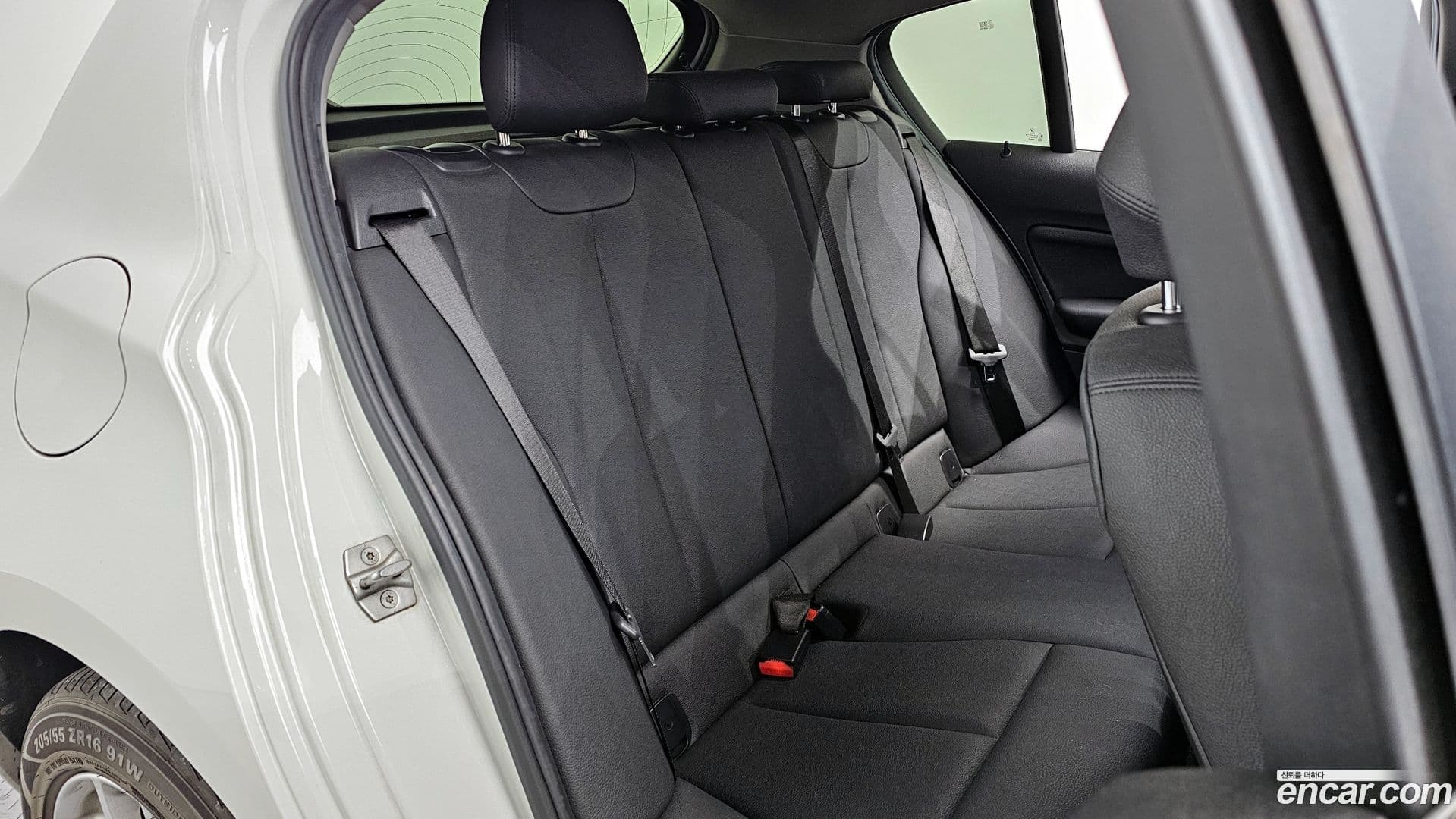 Main__Slider__Photo:1-Series BMW 2017.5-11