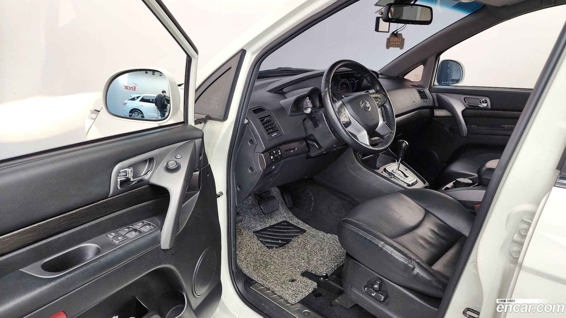 Main__Slider__Photo:KORANDO KG_Mobility_Ssangyong 2018.5-9