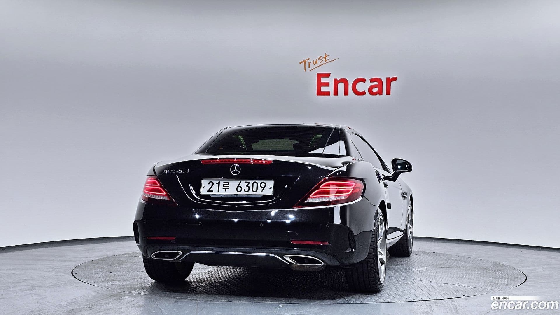 Main__Slider__Photo:SLC-Class Mercedes-Benz 2017.2-3