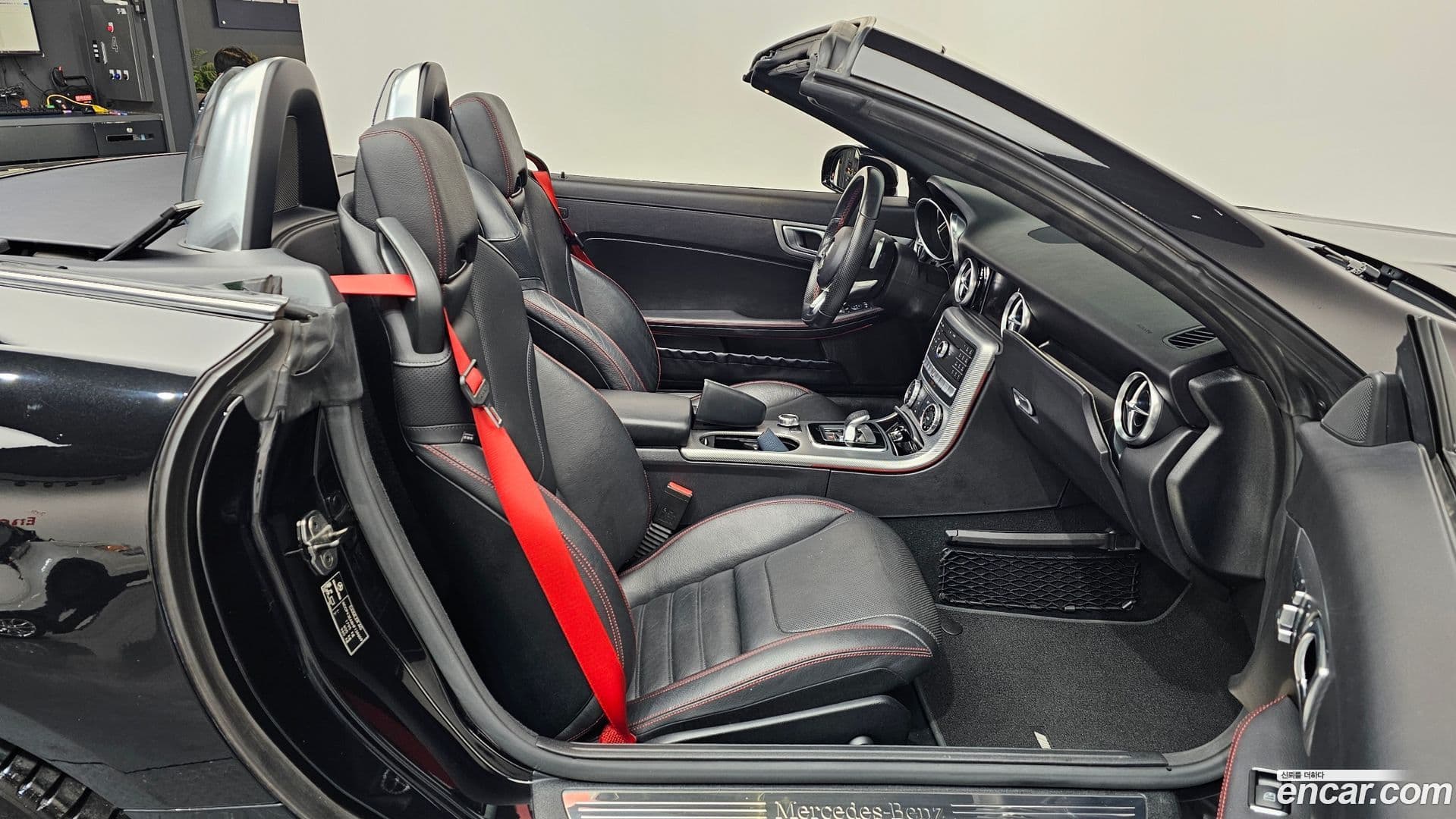 Main__Slider__Photo:SLC-Class Mercedes-Benz 2017.2-10