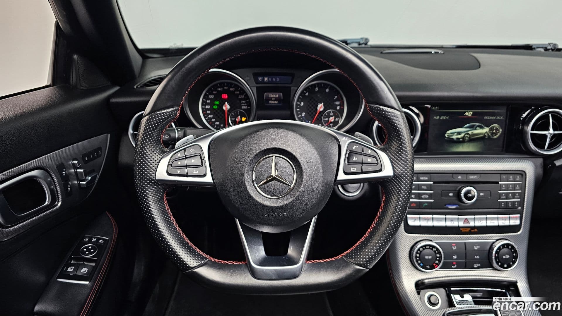 Main__Slider__Photo:SLC-Class Mercedes-Benz 2017.2-12