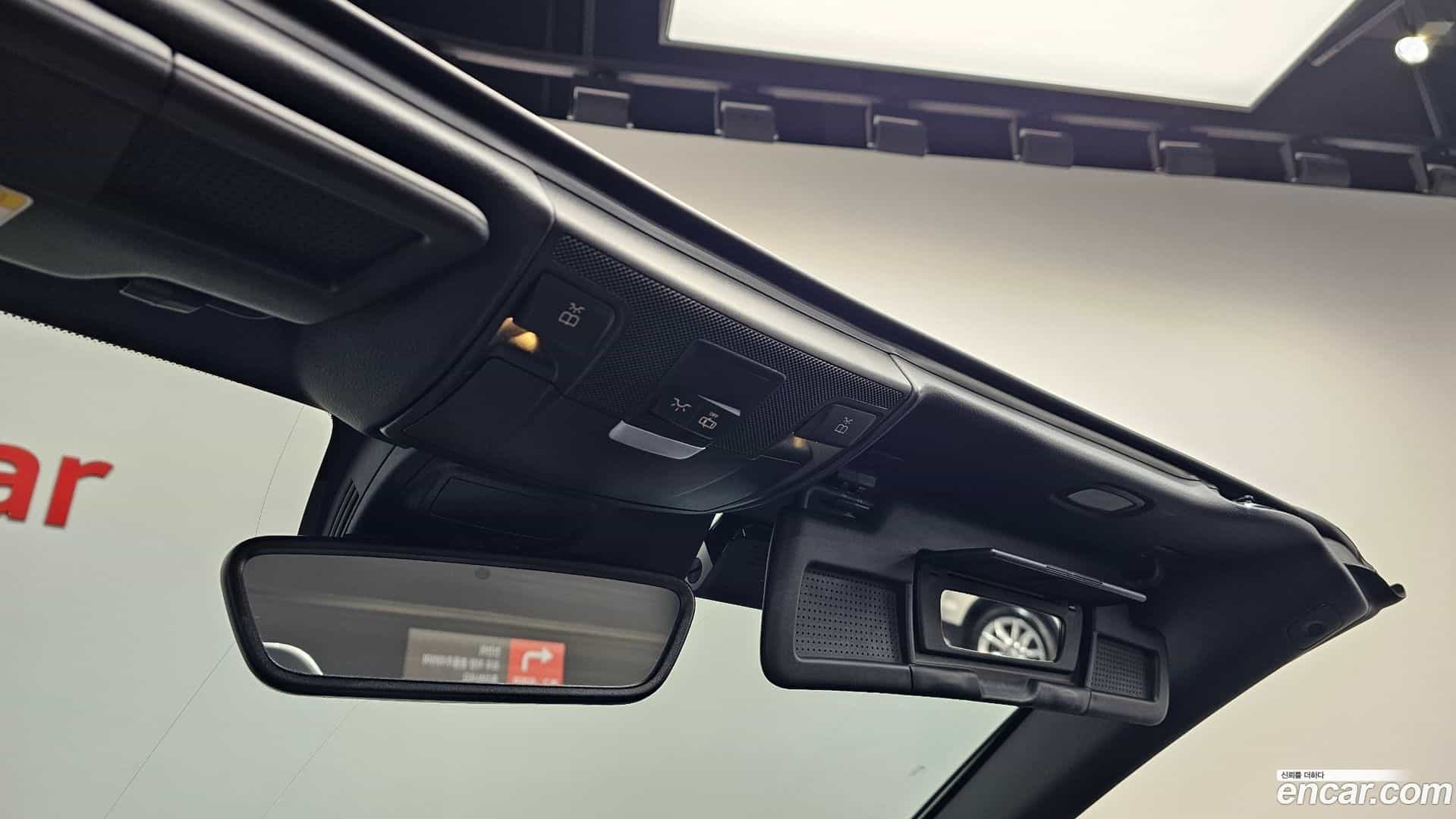 SLC-Class Mercedes-Benz 2017.2-OPTION-023